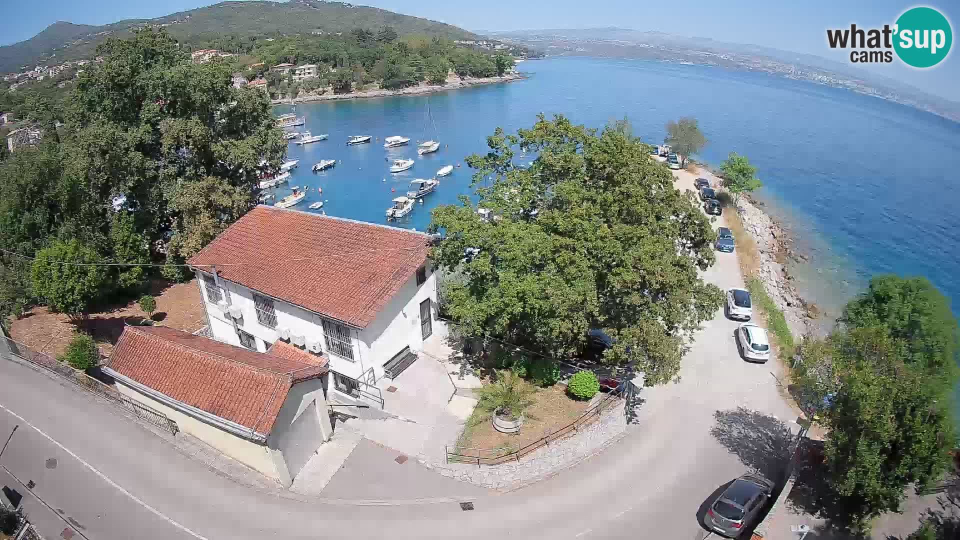Web kamera luka Ika – Pogled uživo na luku i svjetla Opatije