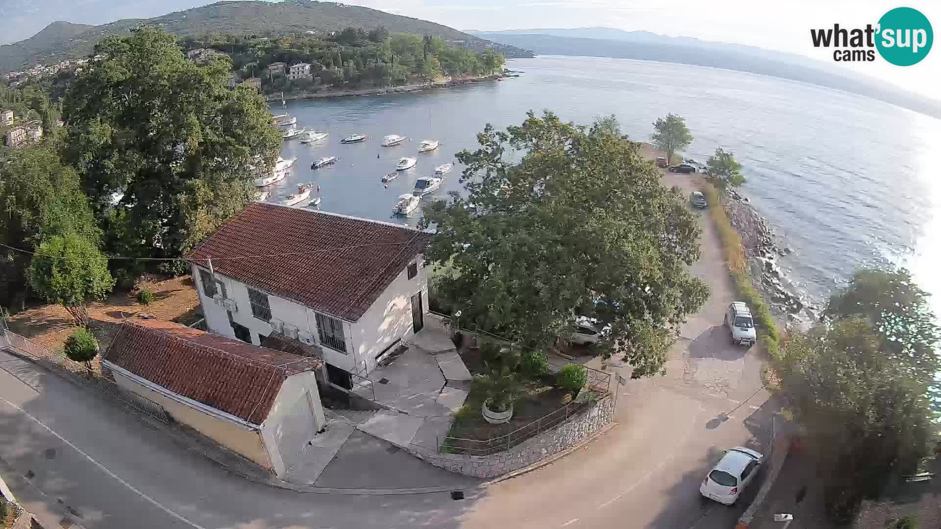 Web kamera luka Ika – Pogled uživo na luku i svjetla Opatije