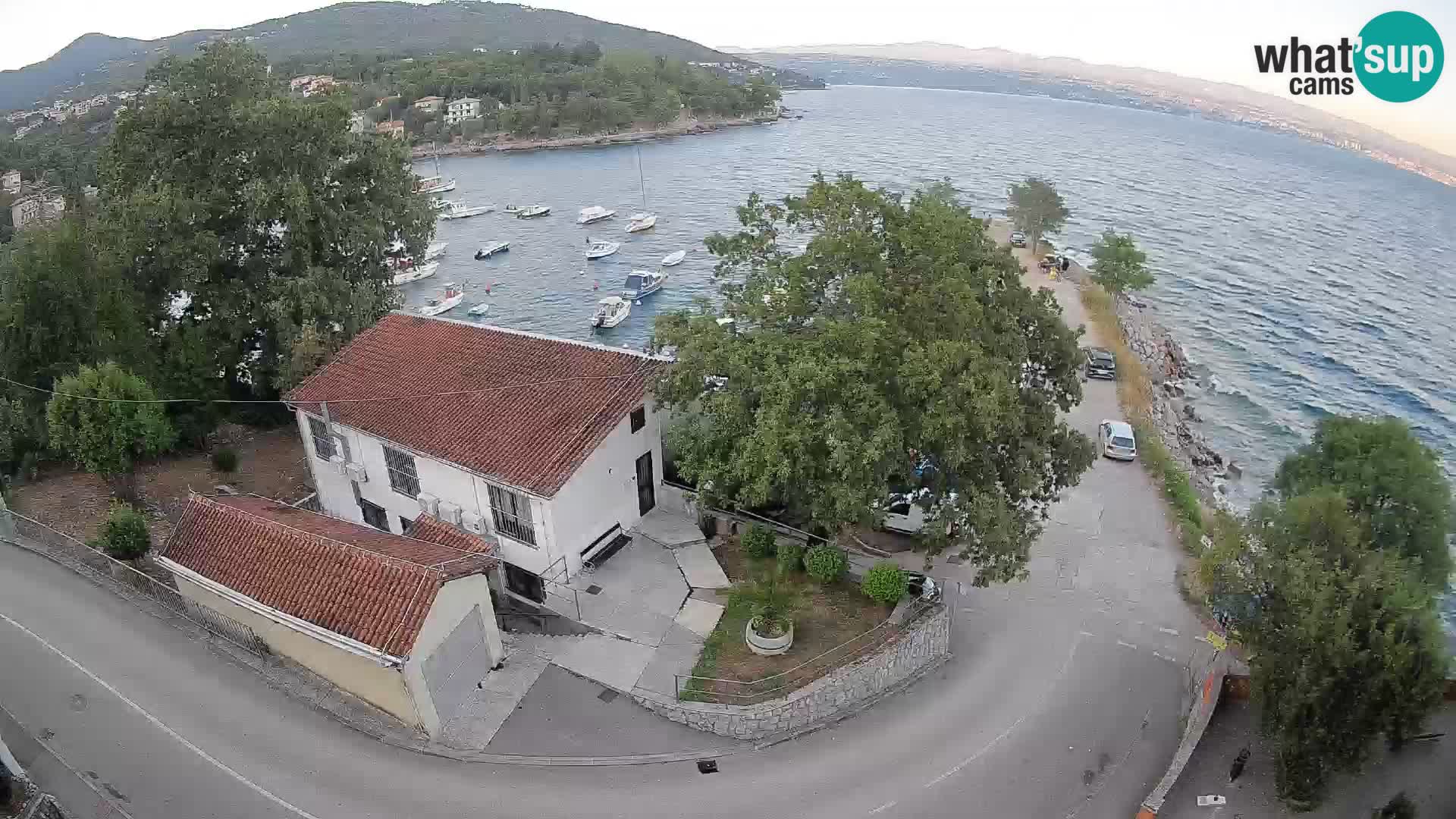 Ika Harbor Webcam – LIVE View of the Harbor and Opatija Lights