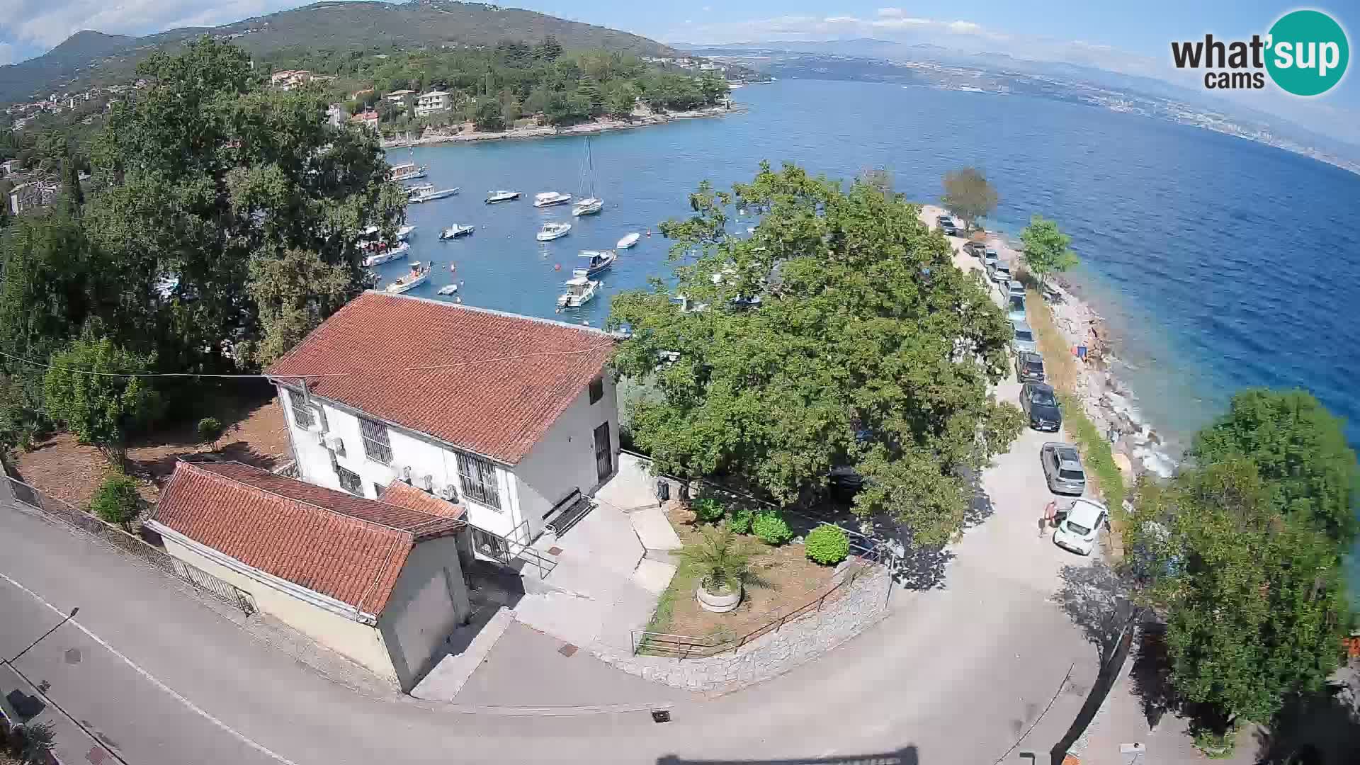 Web kamera luka Ika – Pogled uživo na luku i svjetla Opatije
