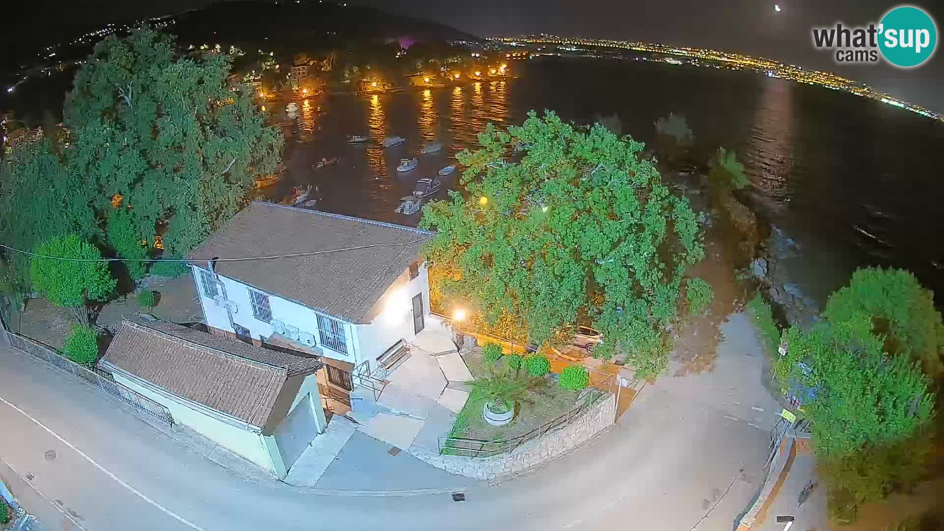 Ika Harbor Webcam – LIVE View of the Harbor and Opatija Lights