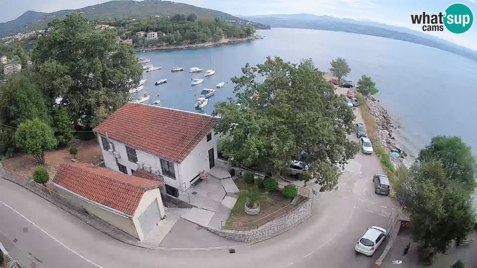 Spletna kamera pristanišče Ika – Pogled v živo na pristanišče in luči Opatije
