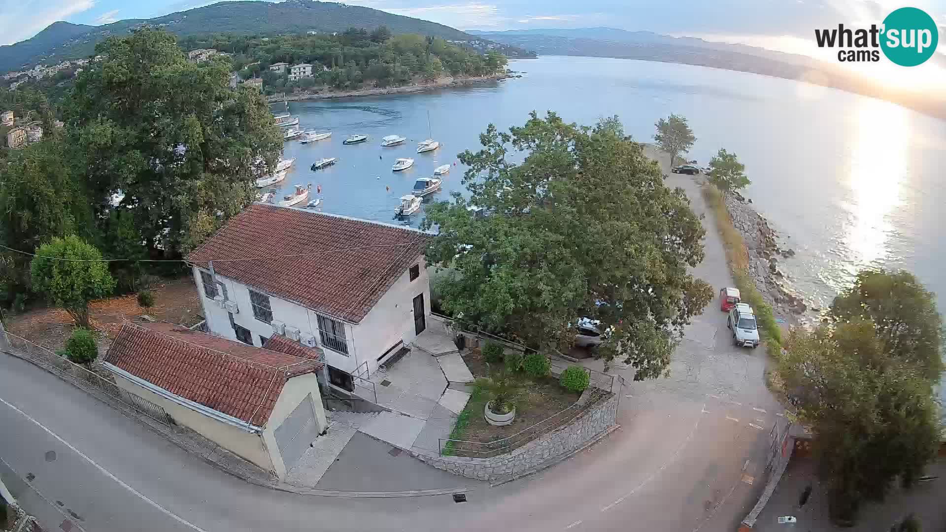 Ika Harbor Webcam – LIVE View of the Harbor and Opatija Lights
