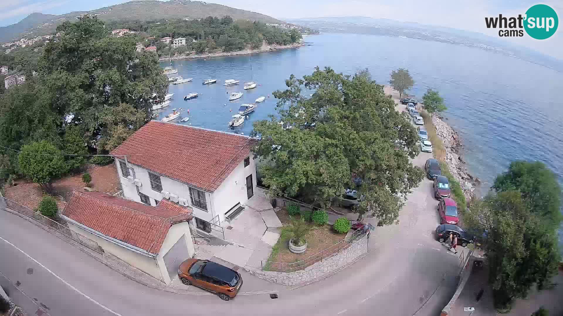 Spletna kamera pristanišče Ika – Pogled v živo na pristanišče in luči Opatije