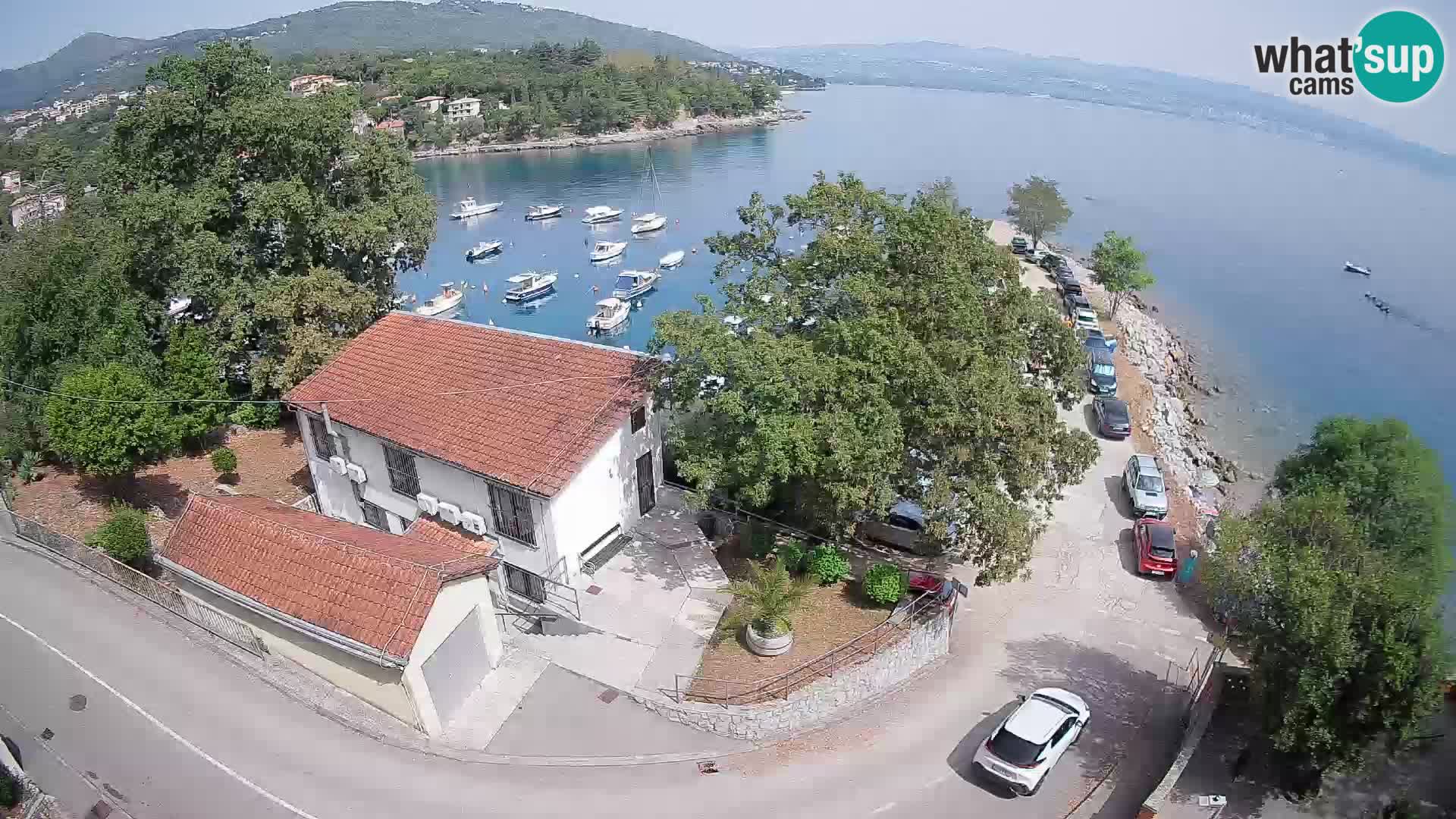 Spletna kamera pristanišče Ika – Pogled v živo na pristanišče in luči Opatije