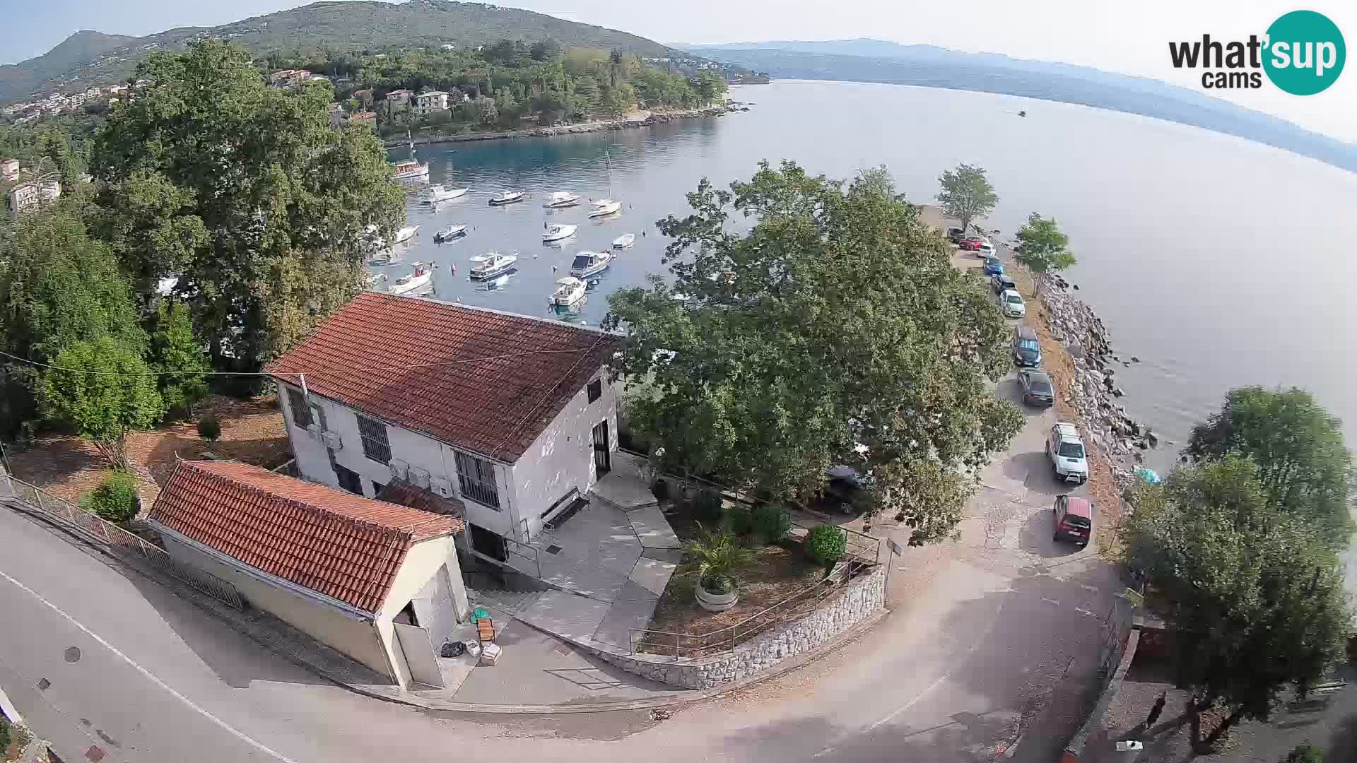 Spletna kamera pristanišče Ika – Pogled v živo na pristanišče in luči Opatije