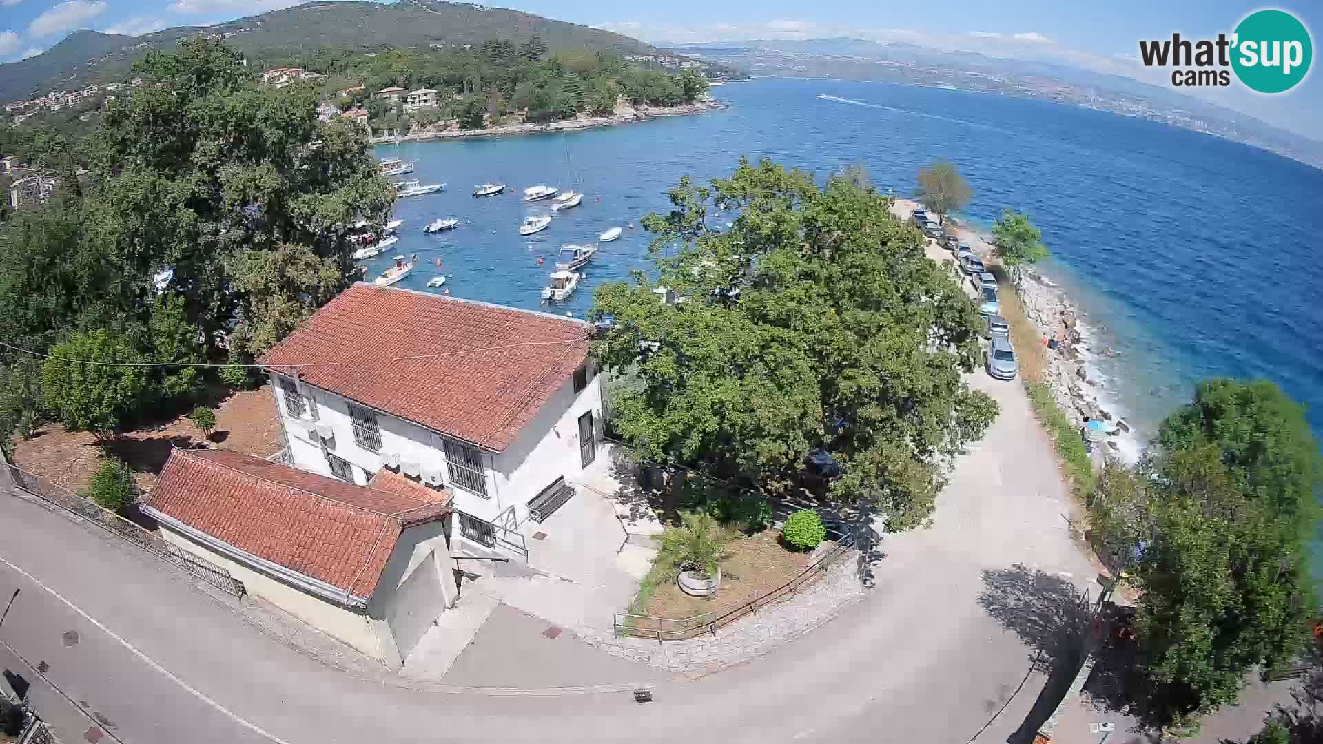 Web kamera luka Ika – Pogled uživo na luku i svjetla Opatije