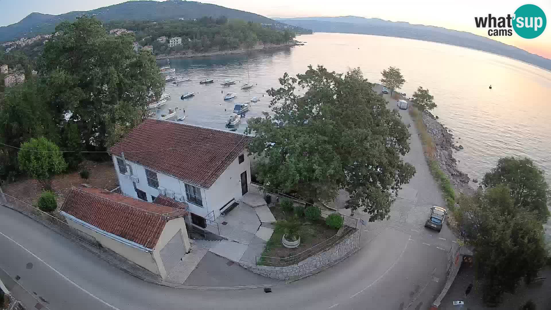 Ika Harbor Webcam – LIVE View of the Harbor and Opatija Lights