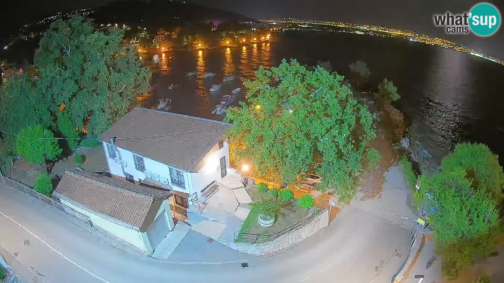 Ika Harbor Webcam – LIVE View of the Harbor and Opatija Lights