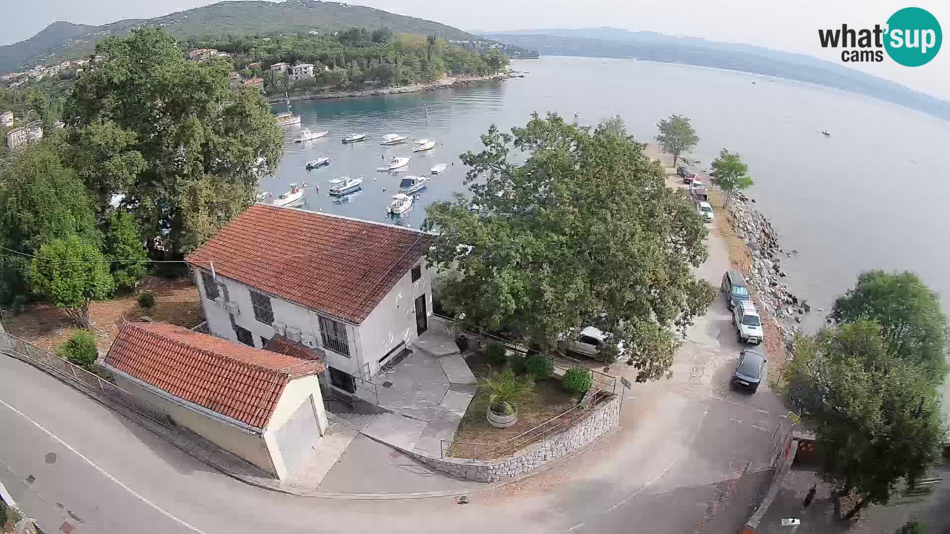 Spletna kamera pristanišče Ika – Pogled v živo na pristanišče in luči Opatije