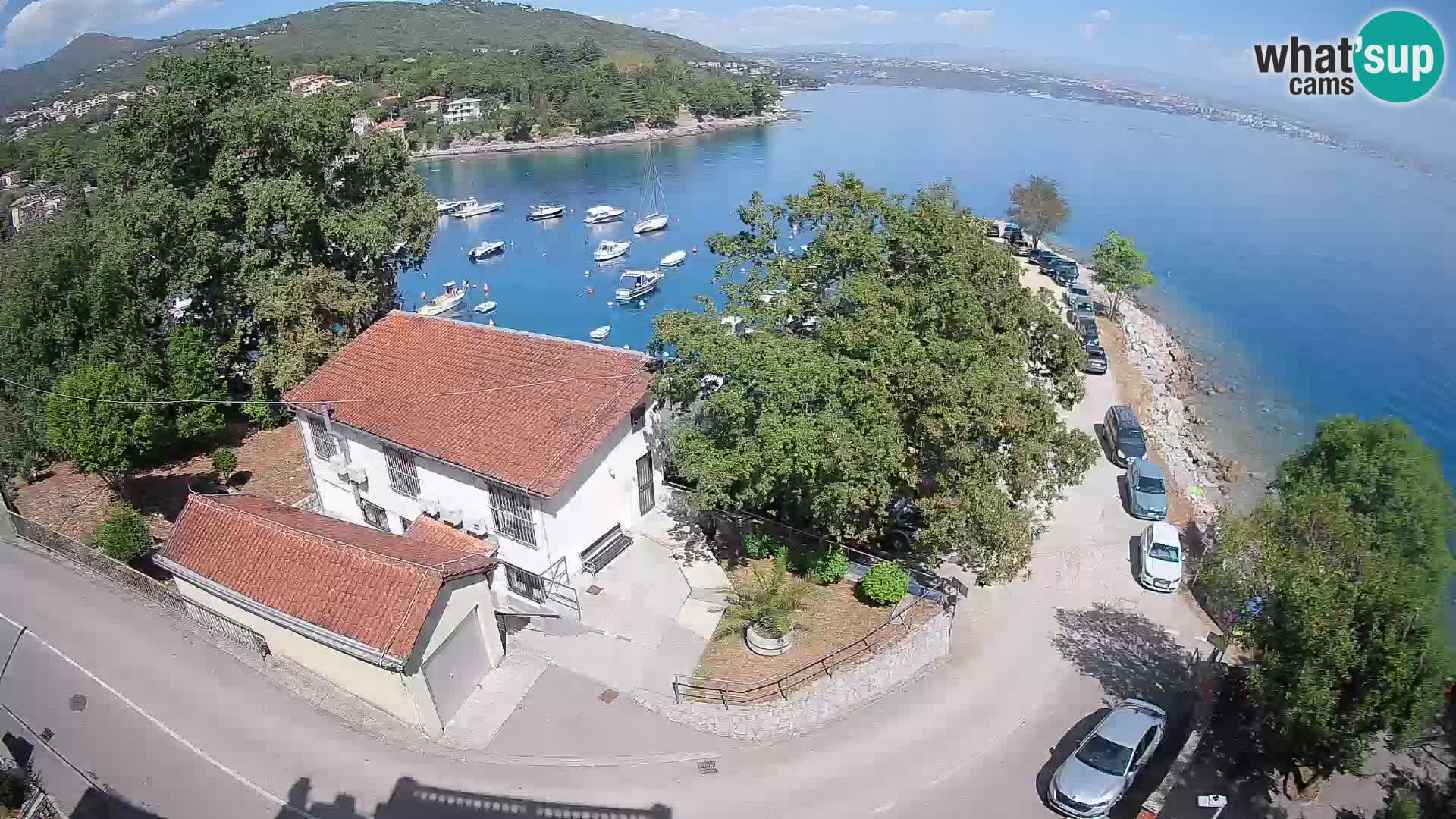 Spletna kamera pristanišče Ika – Pogled v živo na pristanišče in luči Opatije