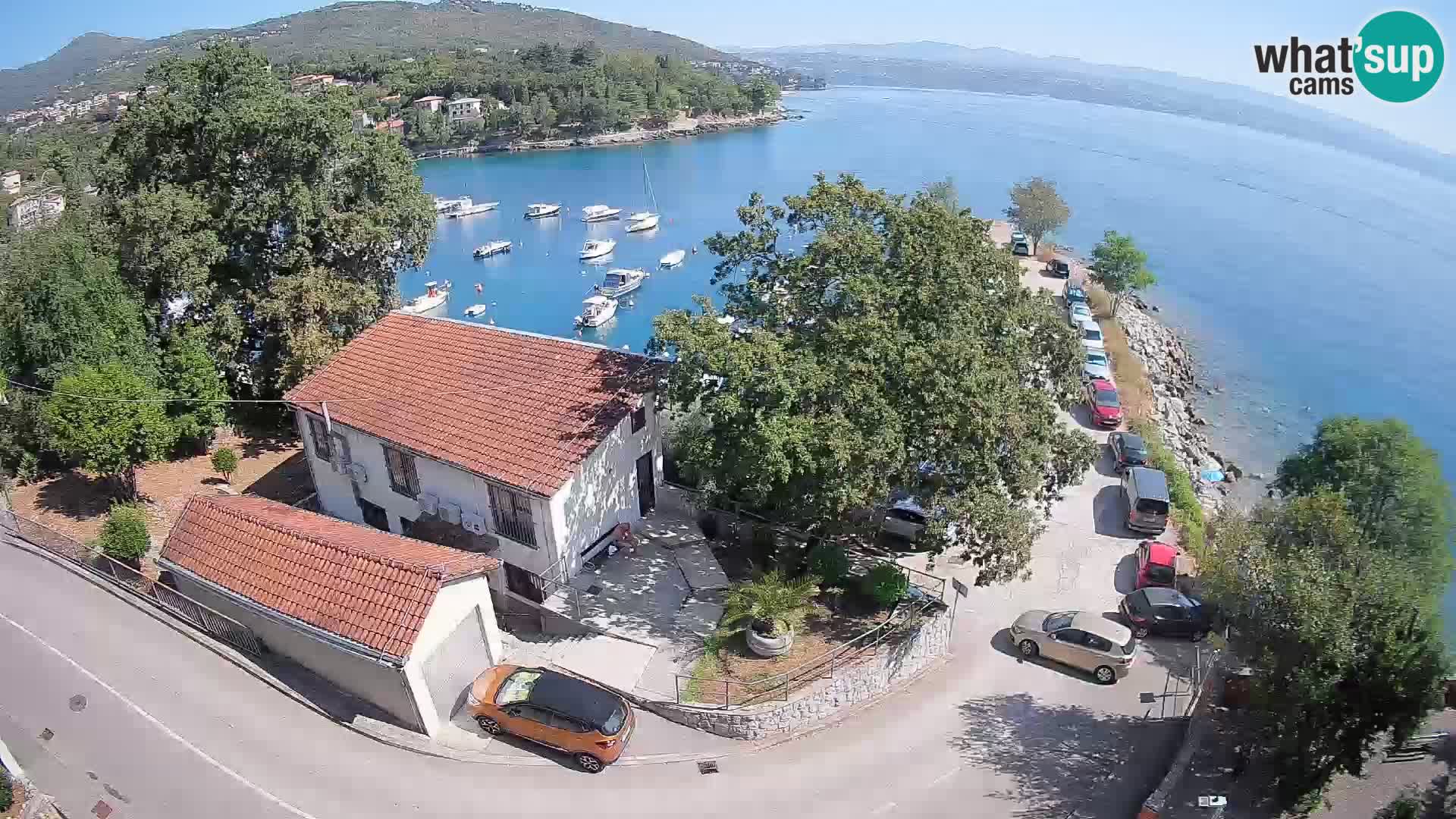 Web kamera luka Ika – Pogled uživo na luku i svjetla Opatije