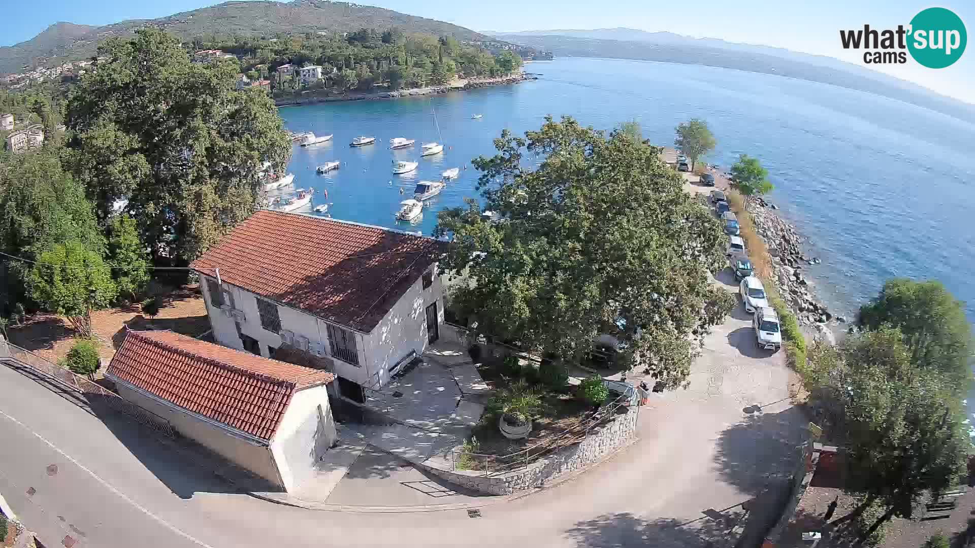 Web kamera luka Ika – Pogled uživo na luku i svjetla Opatije