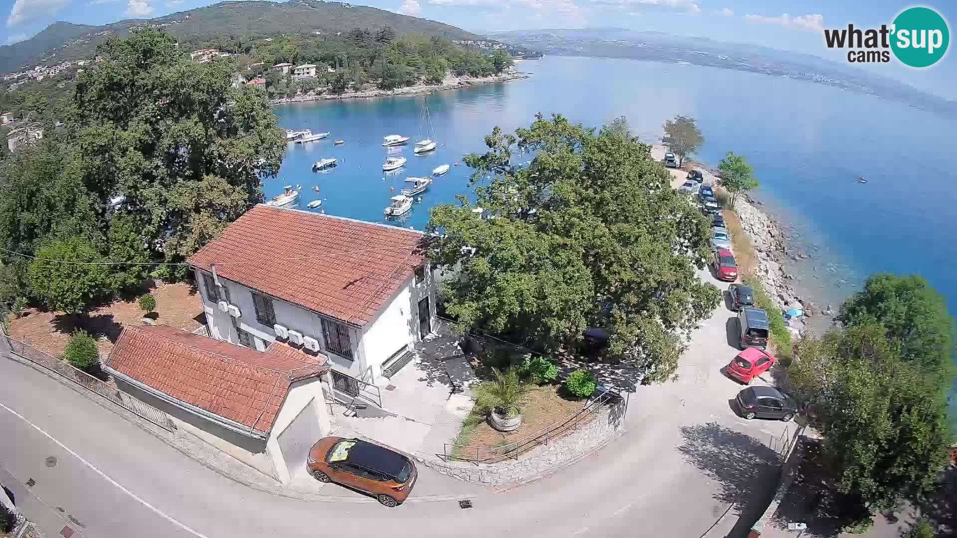 Spletna kamera pristanišče Ika – Pogled v živo na pristanišče in luči Opatije