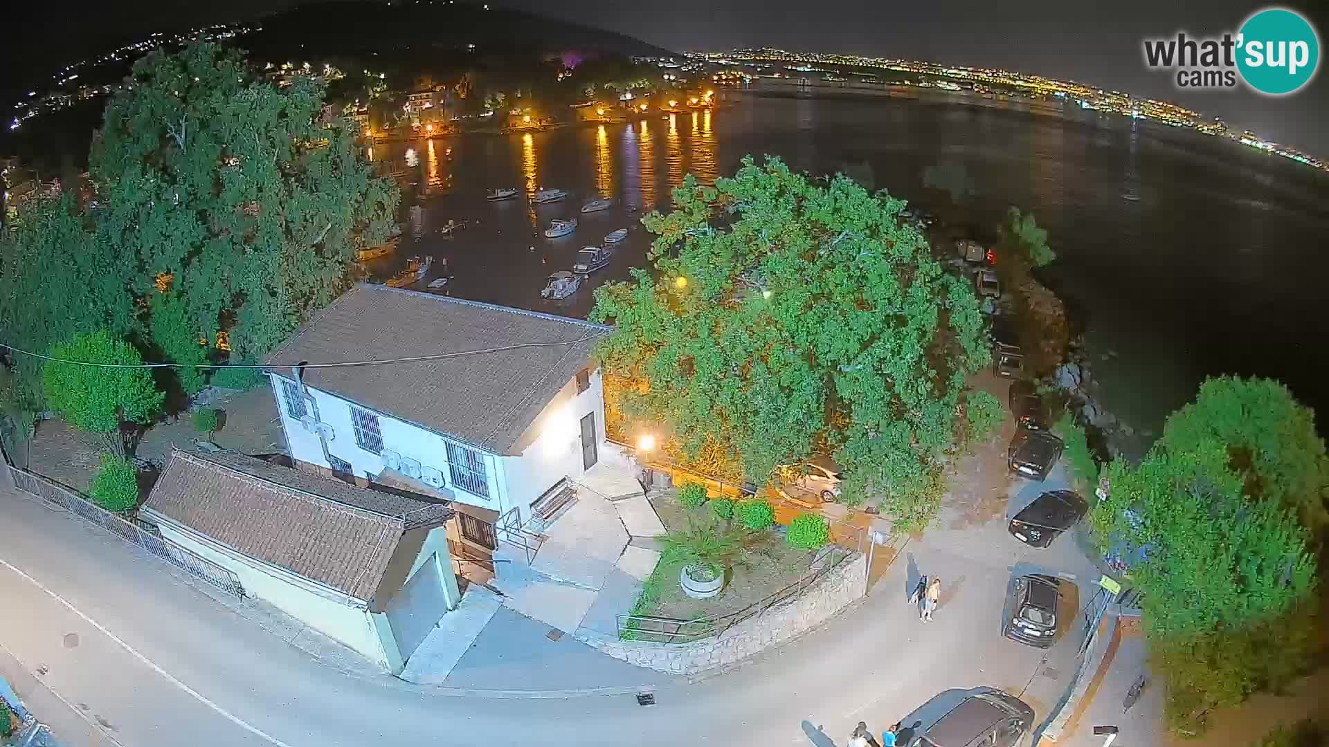 Spletna kamera pristanišče Ika – Pogled v živo na pristanišče in luči Opatije