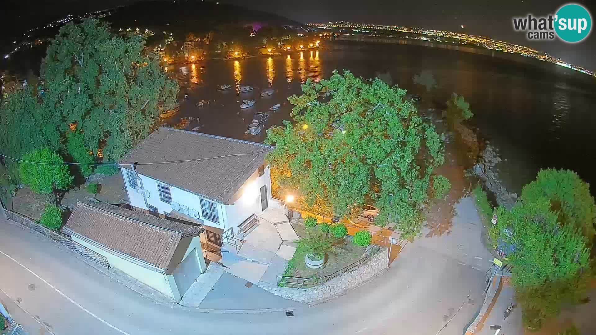 Ika Harbor Webcam – LIVE View of the Harbor and Opatija Lights