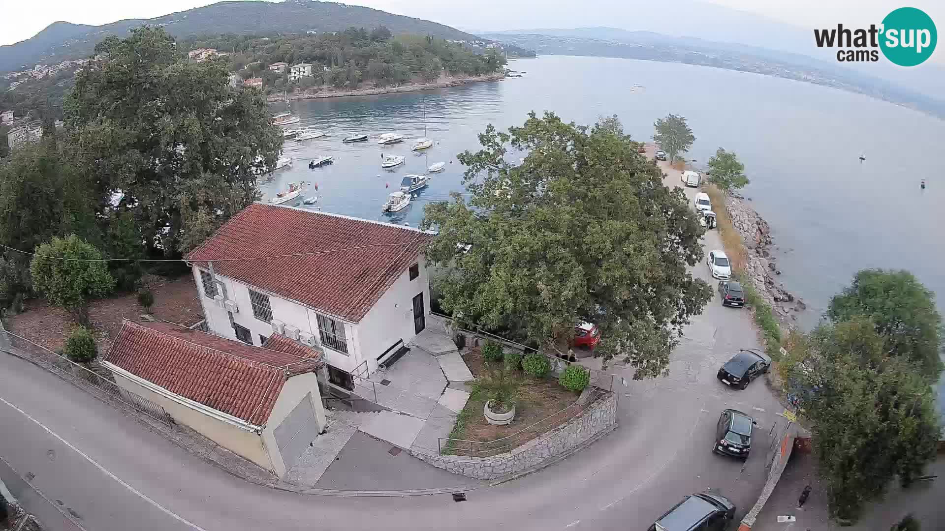 Web kamera luka Ika – Pogled uživo na luku i svjetla Opatije