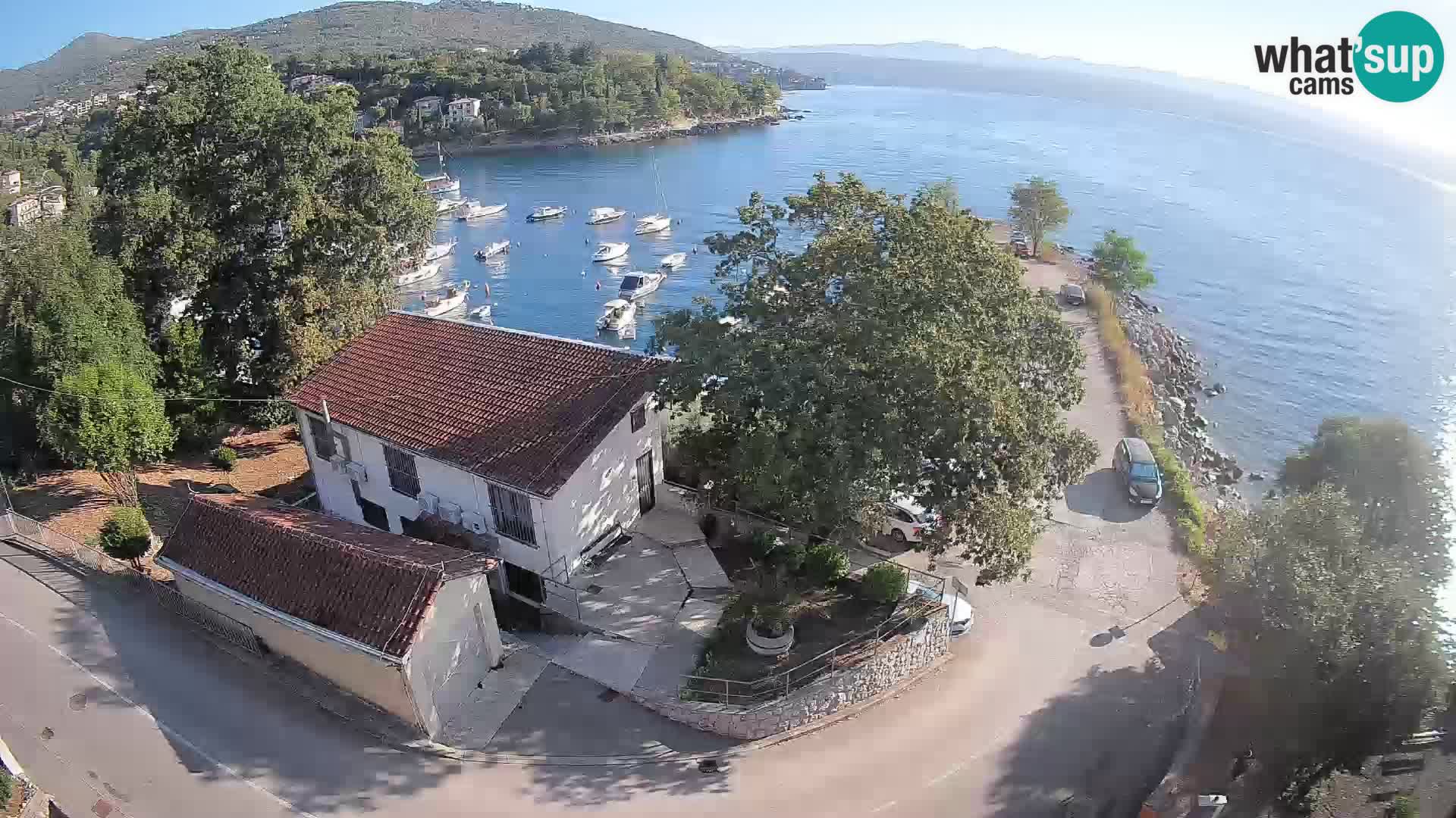 Web kamera luka Ika – Pogled uživo na luku i svjetla Opatije