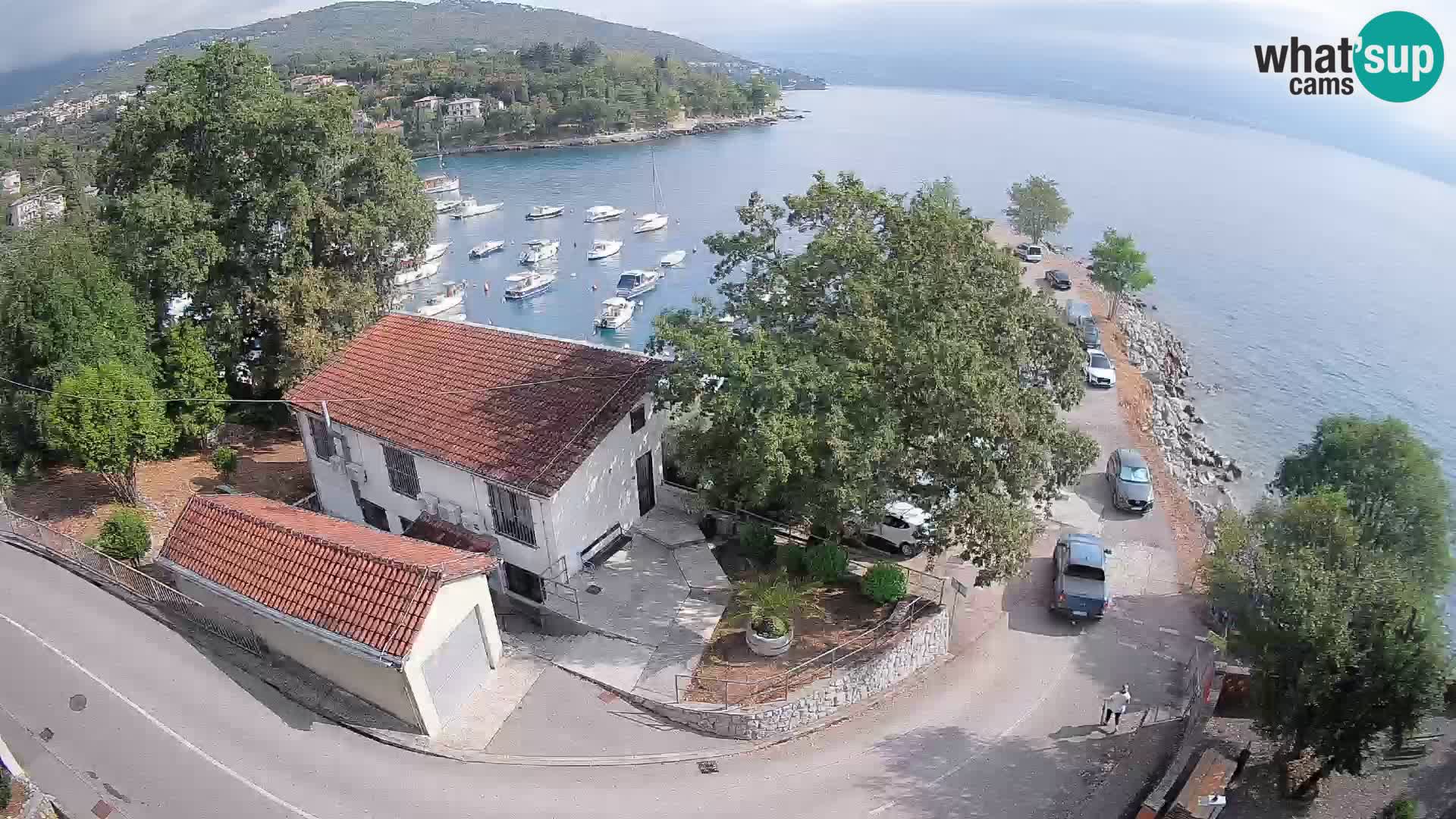 Spletna kamera pristanišče Ika – Pogled v živo na pristanišče in luči Opatije