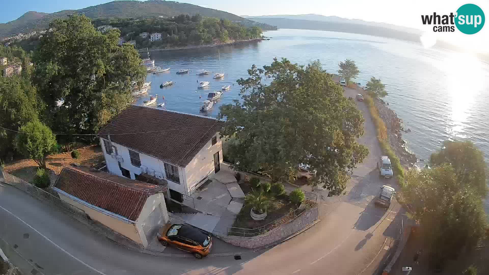 Ika Harbor Webcam – LIVE View of the Harbor and Opatija Lights