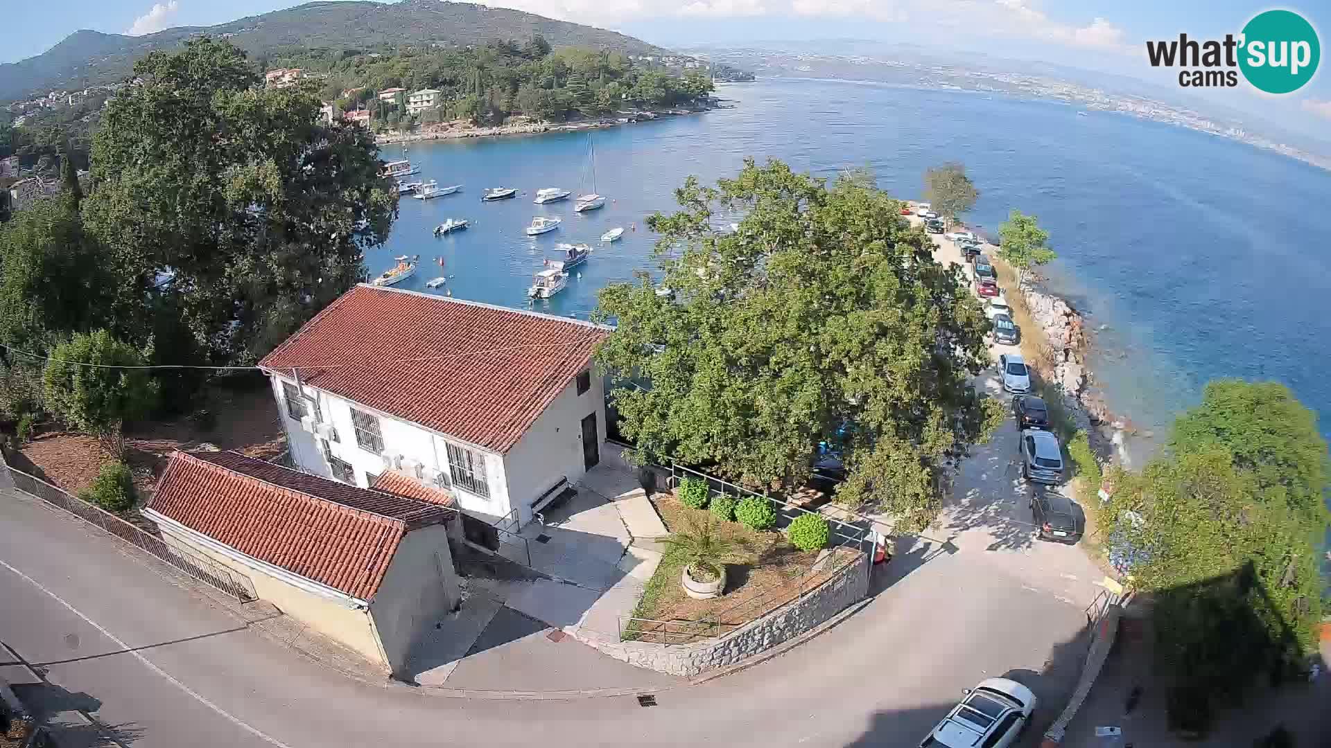 Spletna kamera pristanišče Ika – Pogled v živo na pristanišče in luči Opatije