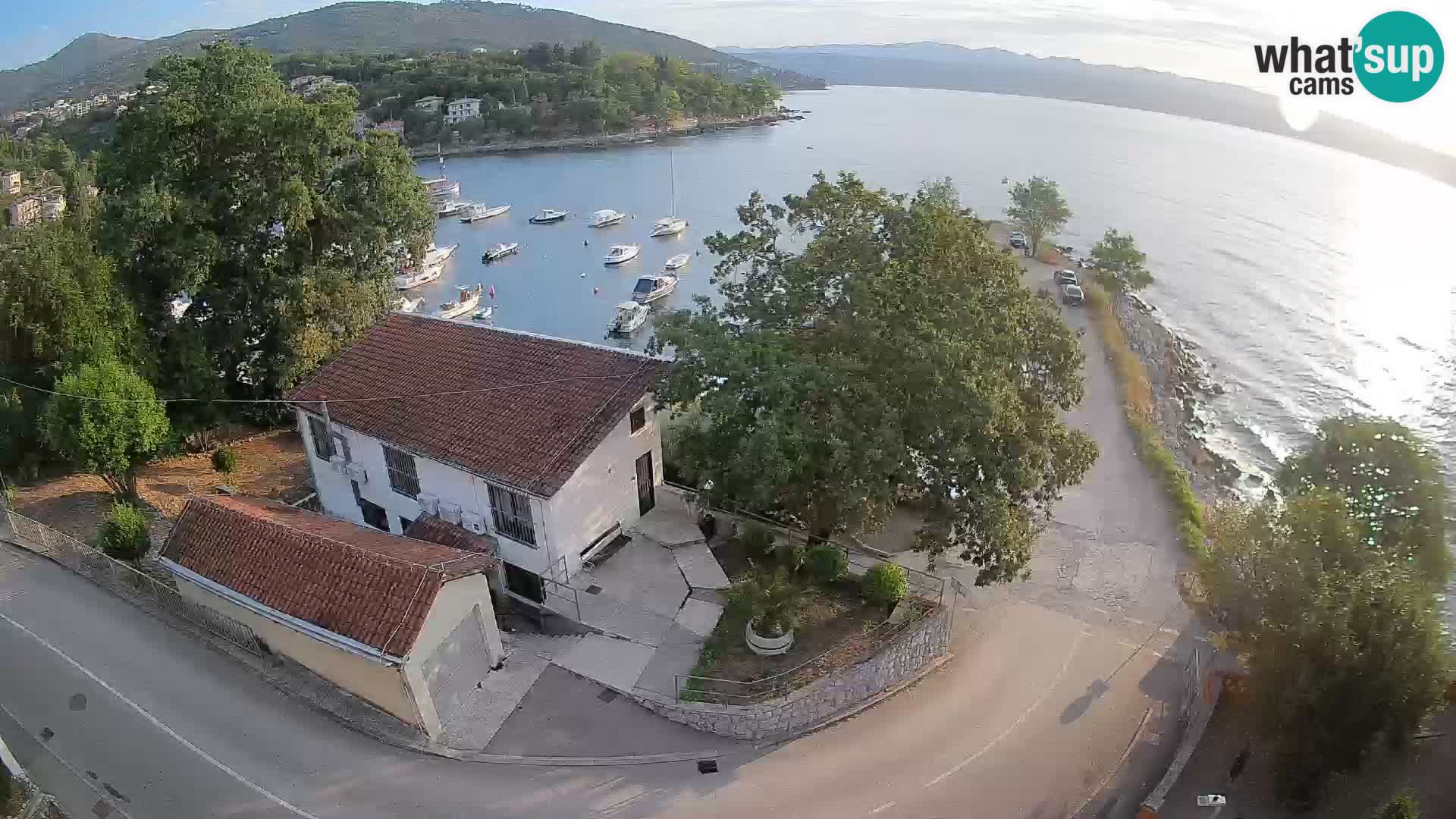 Ika Harbor Webcam – LIVE View of the Harbor and Opatija Lights