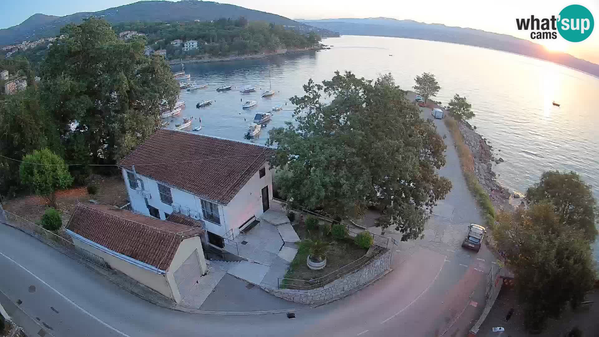 Ika Harbor Webcam – LIVE View of the Harbor and Opatija Lights