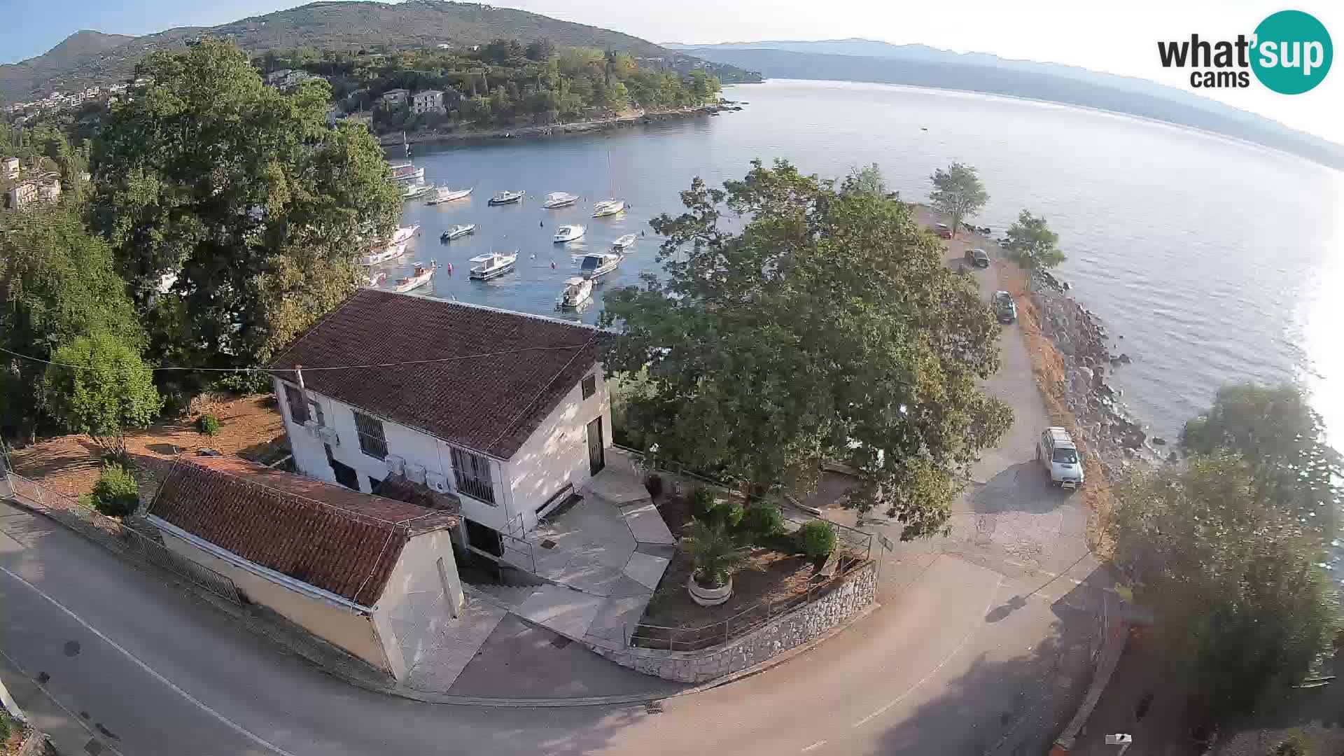 Web kamera luka Ika – Pogled uživo na luku i svjetla Opatije