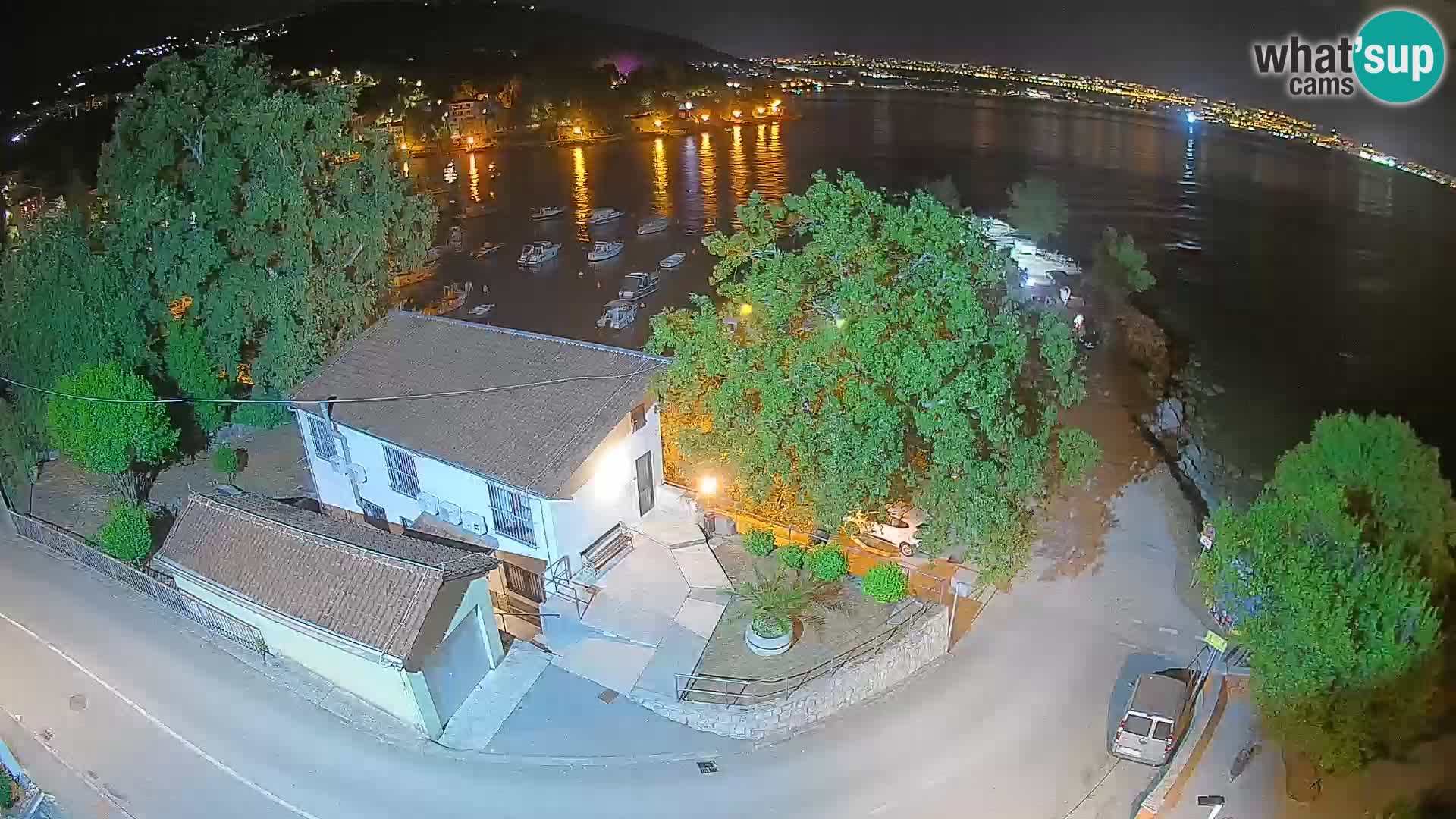 Ika Harbor Webcam – LIVE View of the Harbor and Opatija Lights