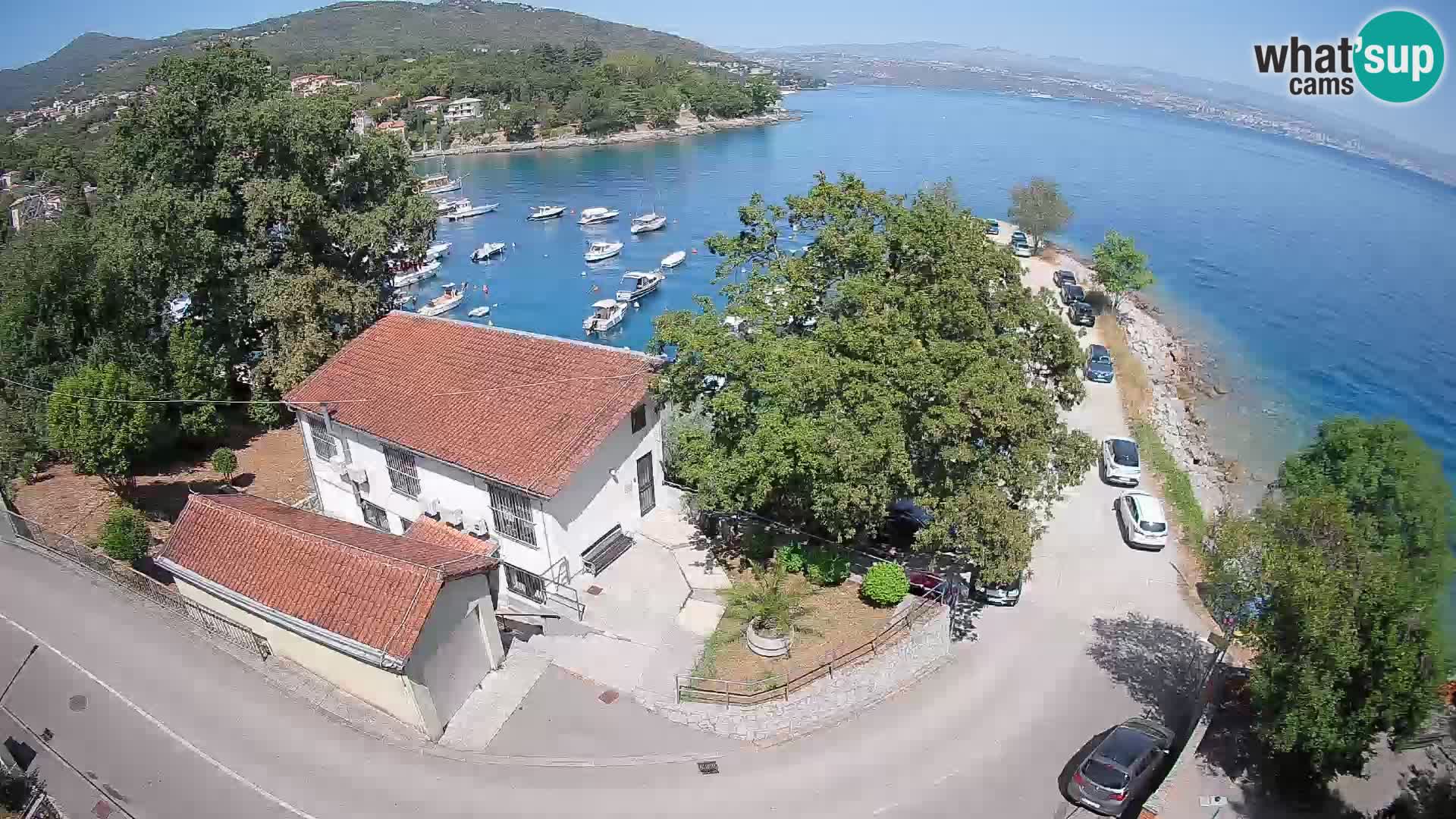 Spletna kamera pristanišče Ika – Pogled v živo na pristanišče in luči Opatije
