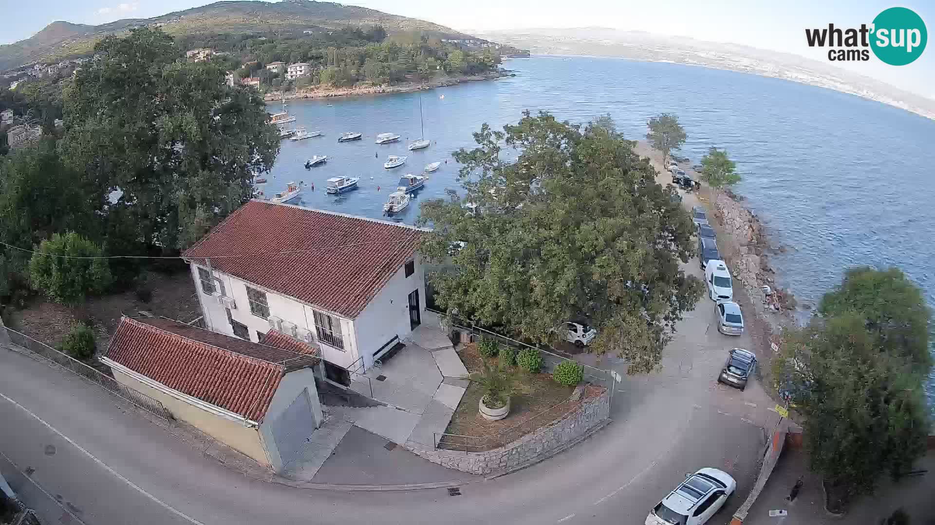 Spletna kamera pristanišče Ika – Pogled v živo na pristanišče in luči Opatije