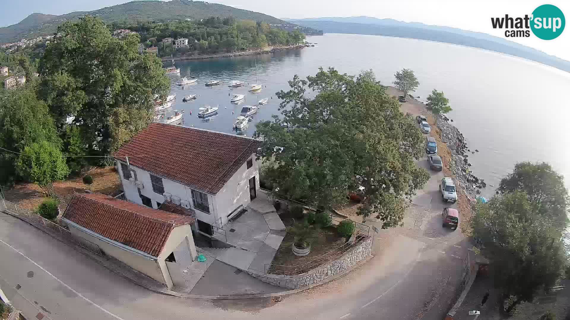 Spletna kamera pristanišče Ika – Pogled v živo na pristanišče in luči Opatije