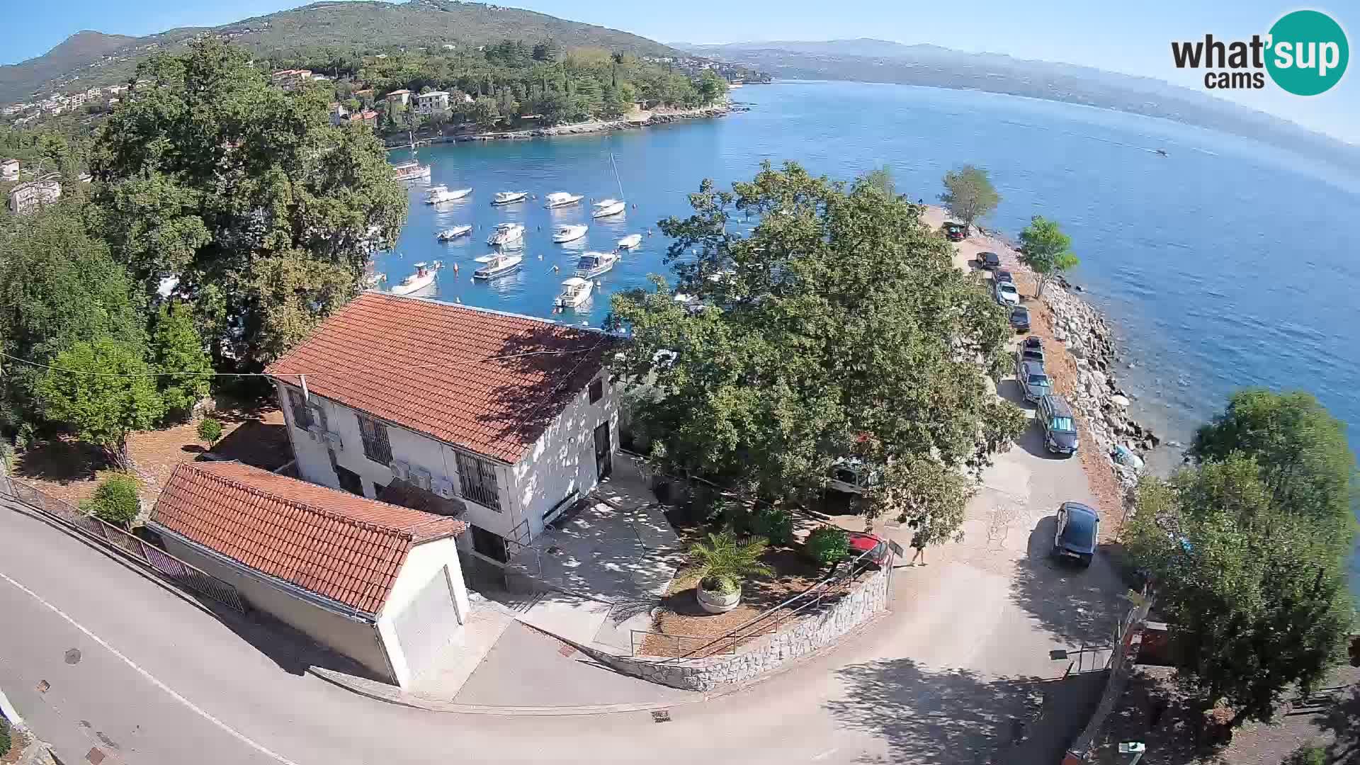 Spletna kamera pristanišče Ika – Pogled v živo na pristanišče in luči Opatije
