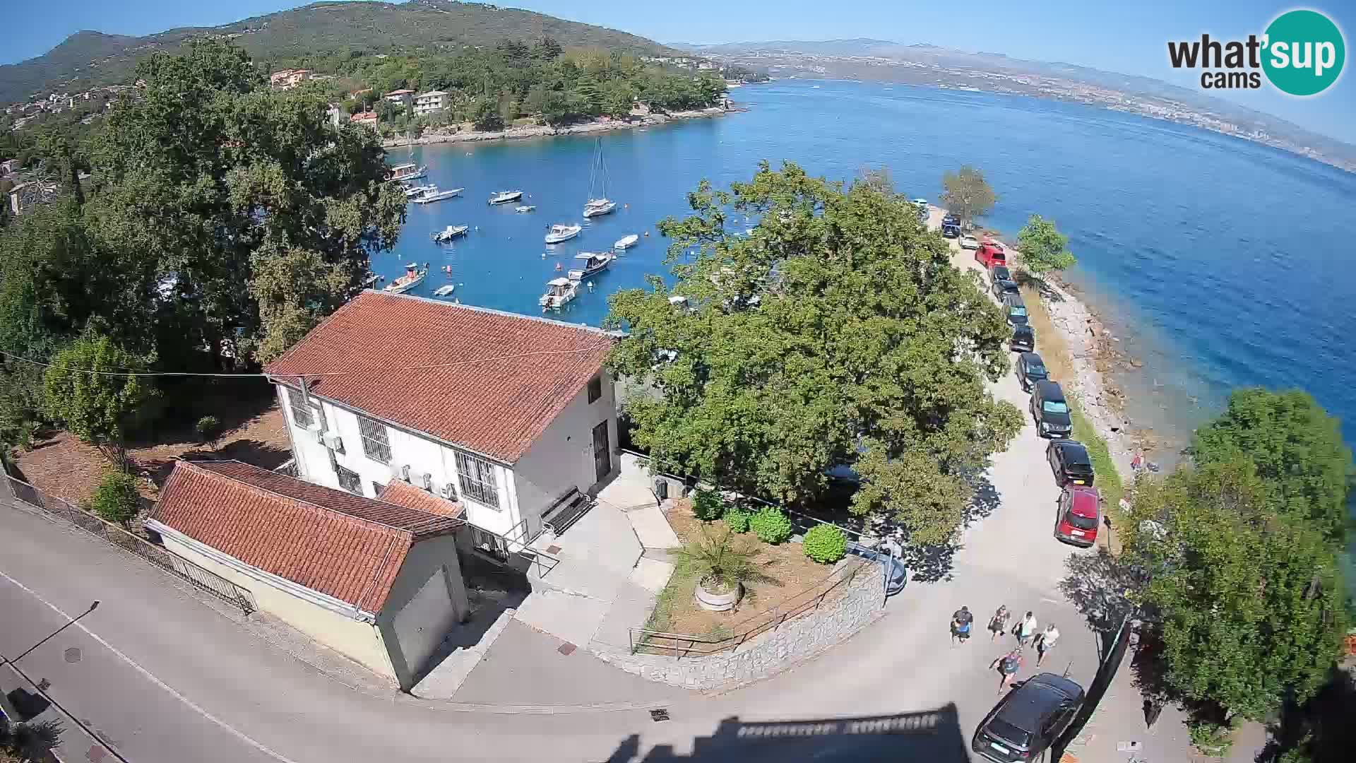 Web kamera luka Ika – Pogled uživo na luku i svjetla Opatije