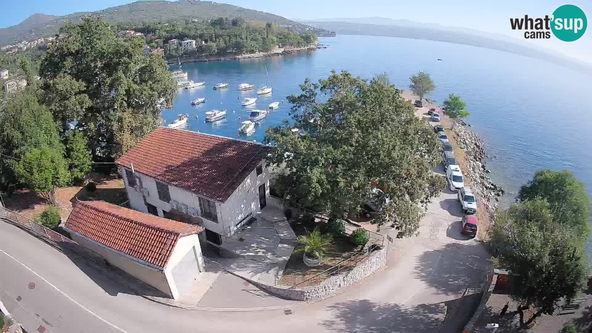Spletna kamera pristanišče Ika – Pogled v živo na pristanišče in luči Opatije