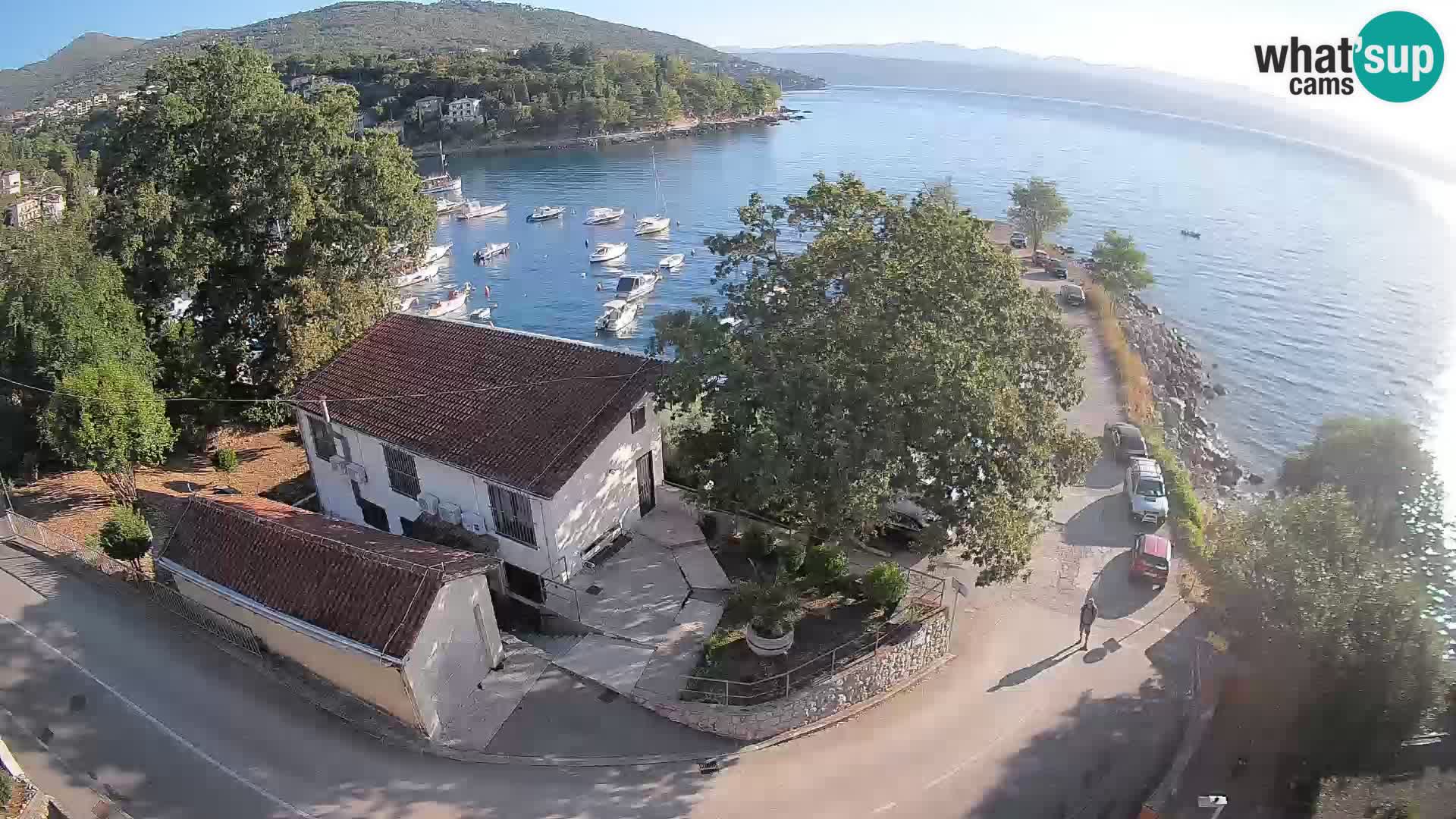 Web kamera luka Ika – Pogled uživo na luku i svjetla Opatije