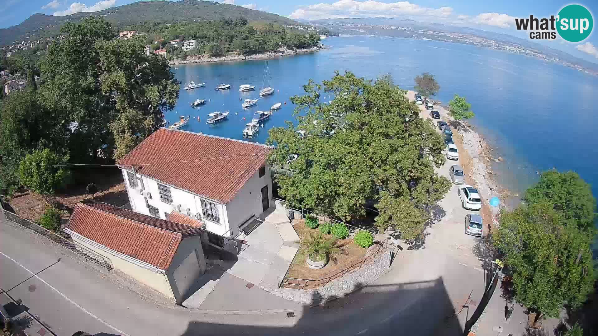 Web kamera luka Ika – Pogled uživo na luku i svjetla Opatije
