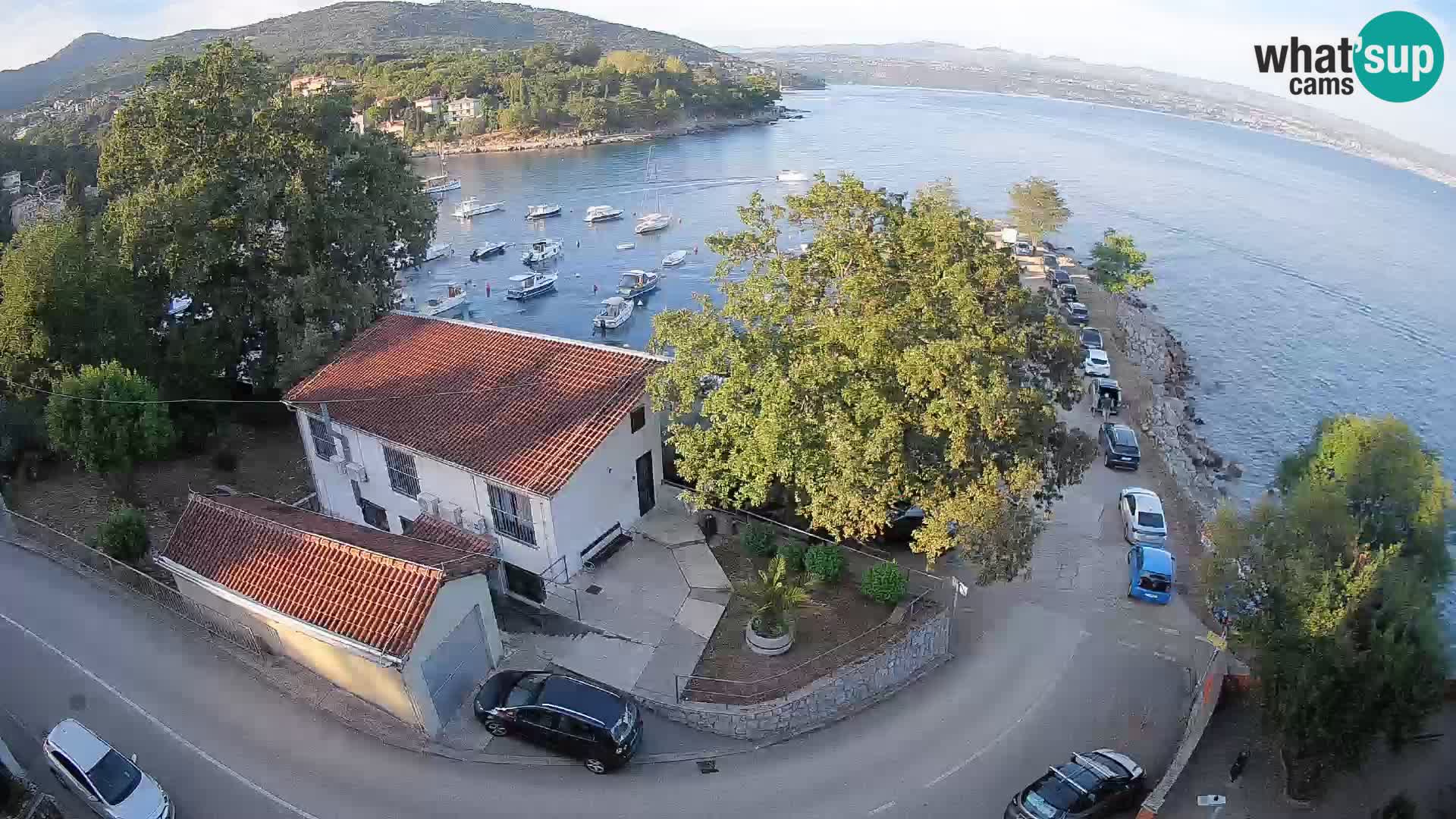 Web kamera luka Ika – Pogled uživo na luku i svjetla Opatije