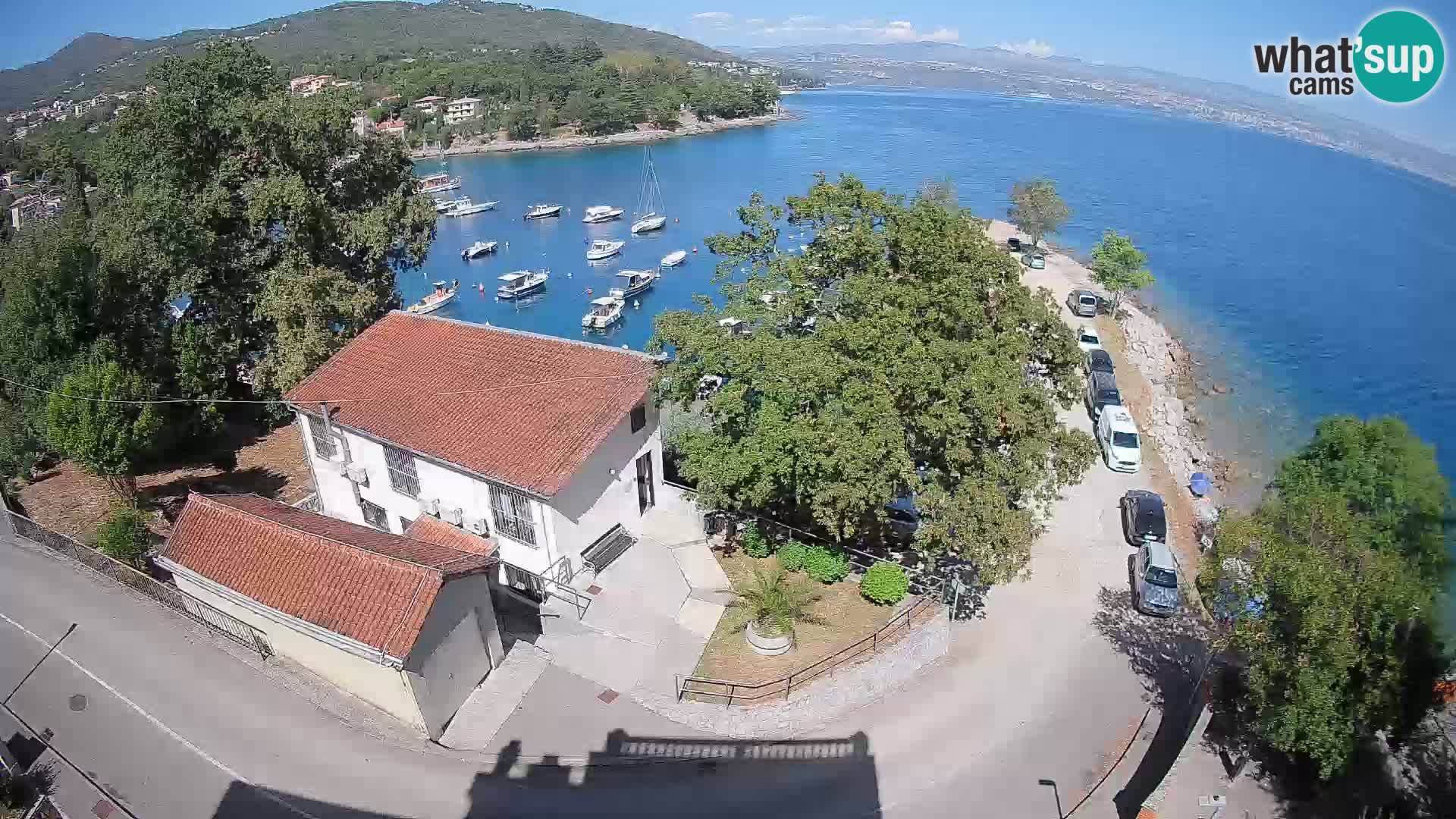 Spletna kamera pristanišče Ika – Pogled v živo na pristanišče in luči Opatije