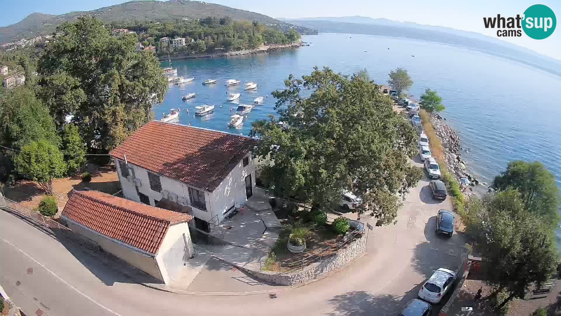 Spletna kamera pristanišče Ika – Pogled v živo na pristanišče in luči Opatije