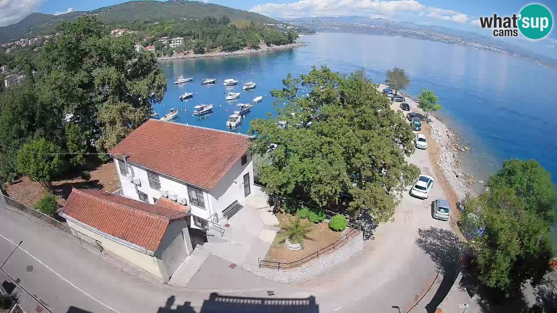 Spletna kamera pristanišče Ika – Pogled v živo na pristanišče in luči Opatije