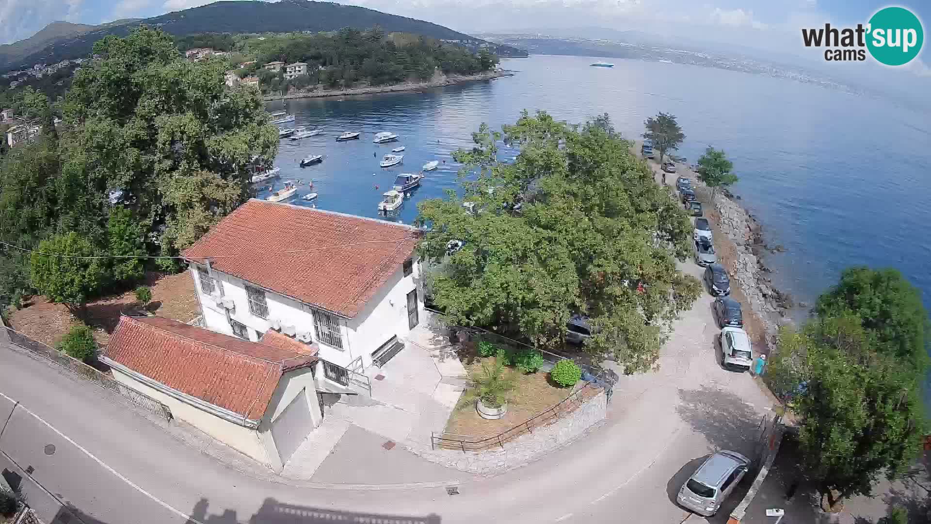 Spletna kamera pristanišče Ika – Pogled v živo na pristanišče in luči Opatije