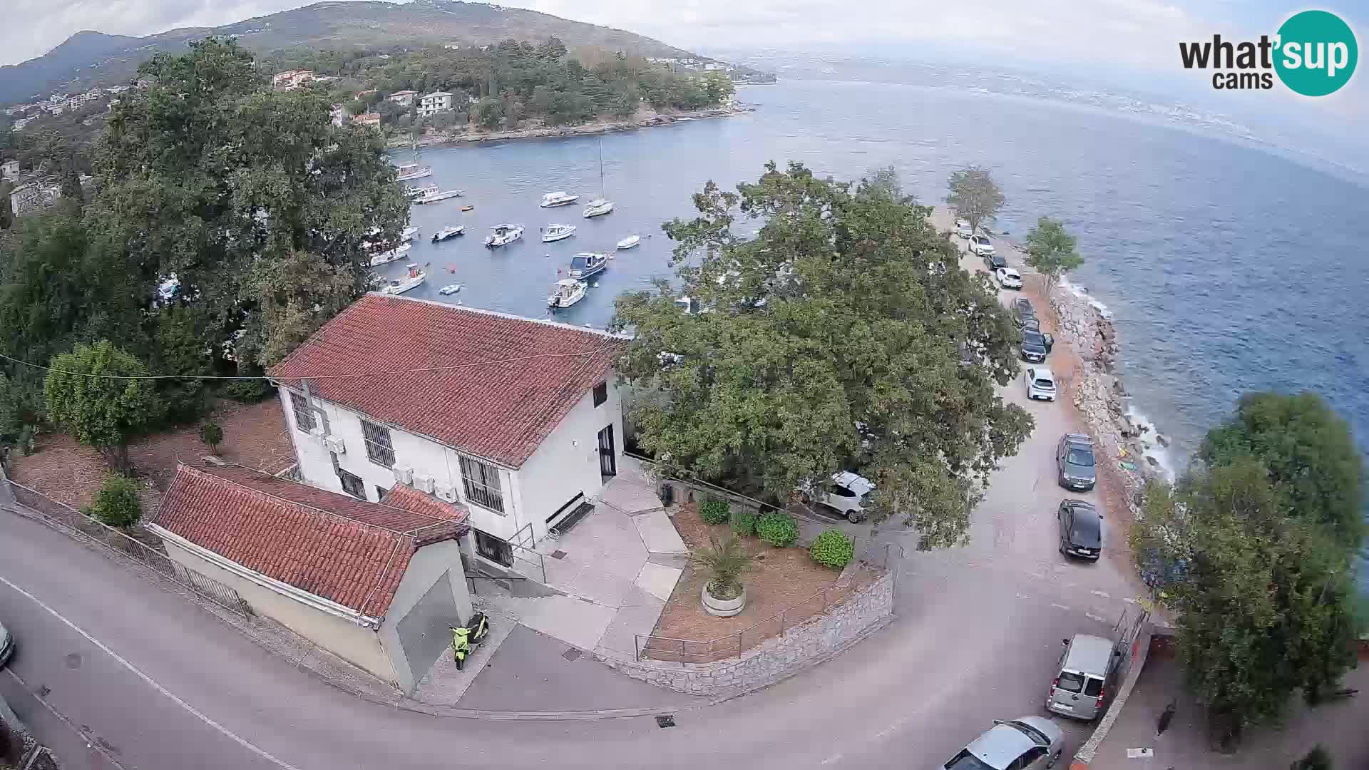 Web kamera luka Ika – Pogled uživo na luku i svjetla Opatije