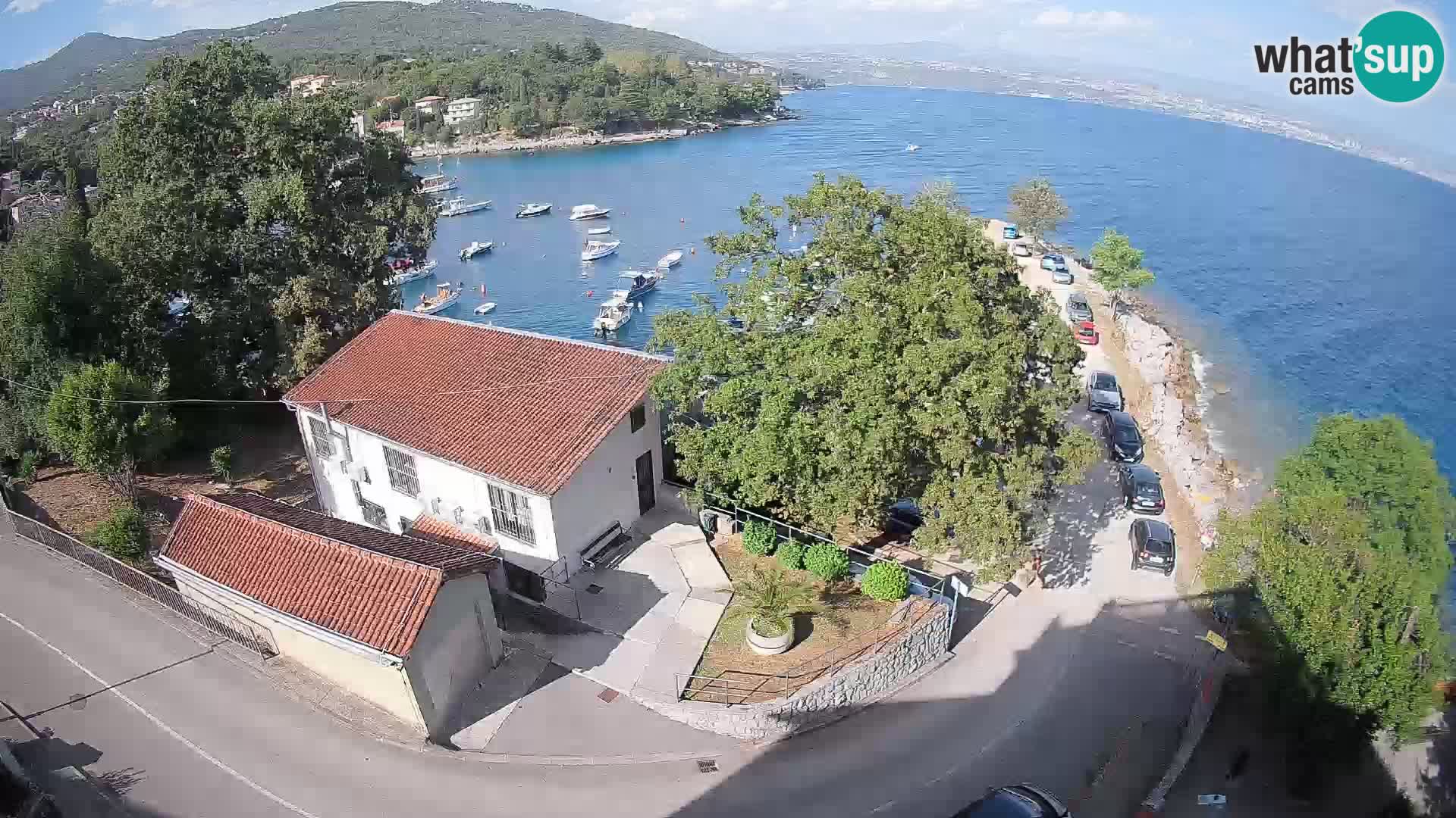 Spletna kamera pristanišče Ika – Pogled v živo na pristanišče in luči Opatije