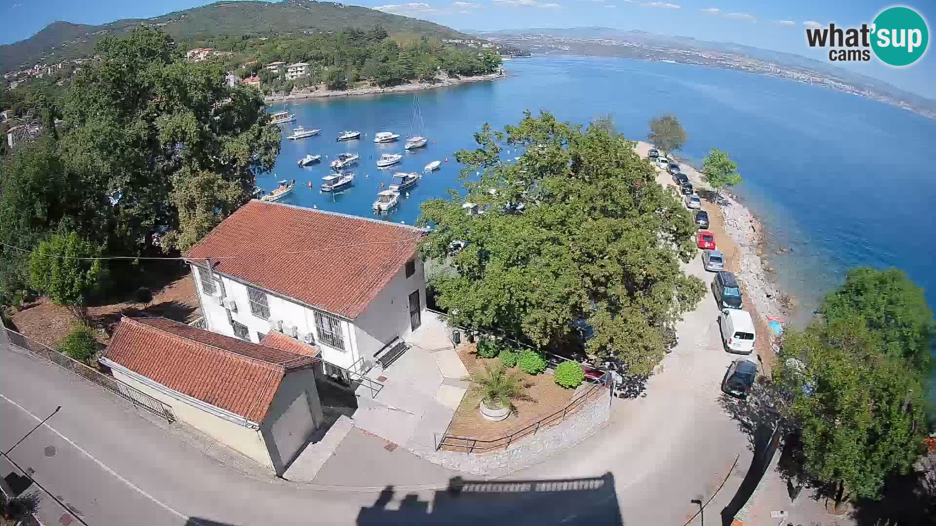 Spletna kamera pristanišče Ika – Pogled v živo na pristanišče in luči Opatije