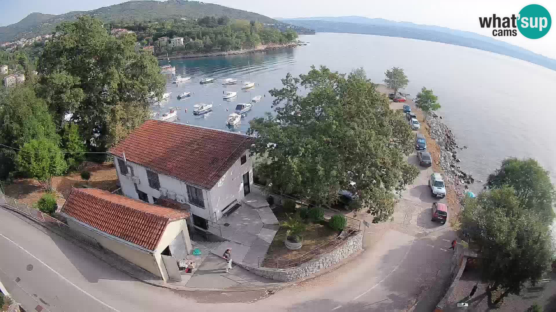 Spletna kamera pristanišče Ika – Pogled v živo na pristanišče in luči Opatije