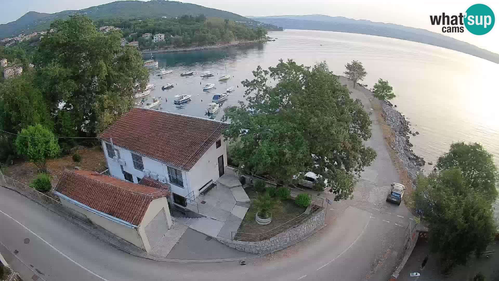 Ika Harbor Webcam – LIVE View of the Harbor and Opatija Lights
