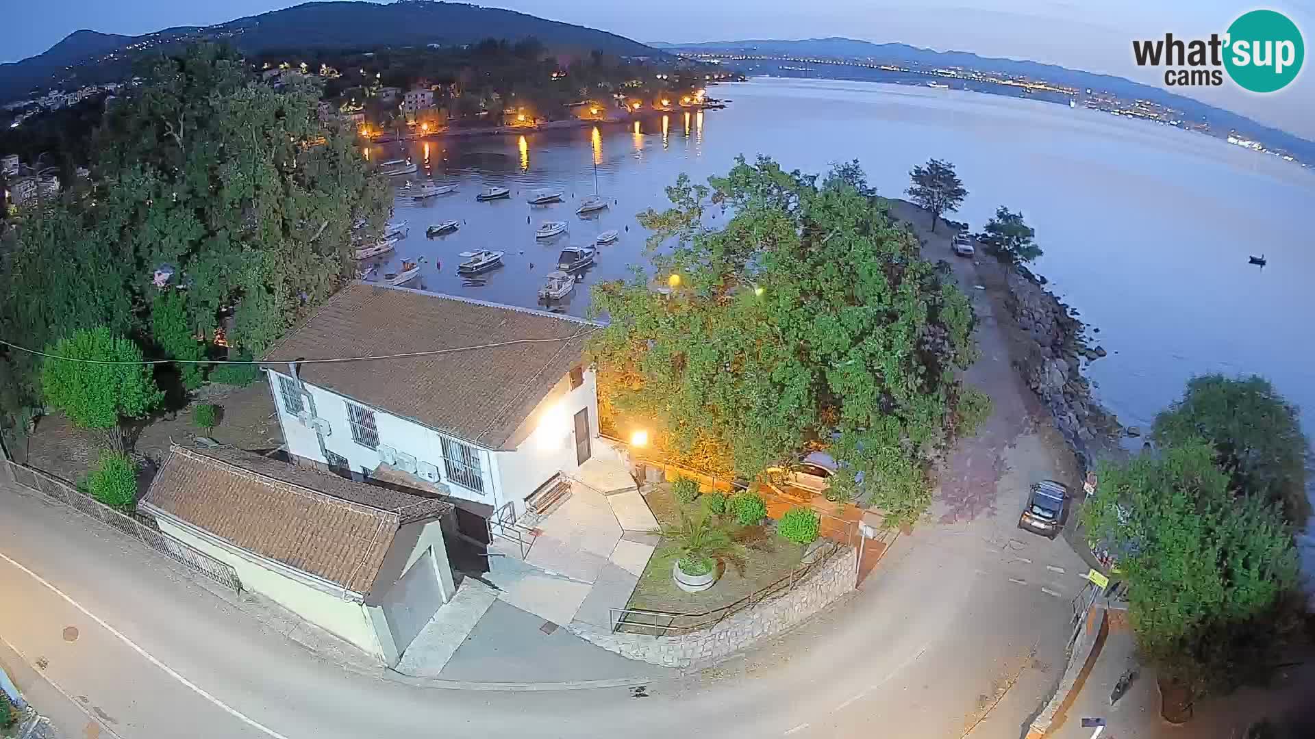 Ika Harbor Webcam – LIVE View of the Harbor and Opatija Lights