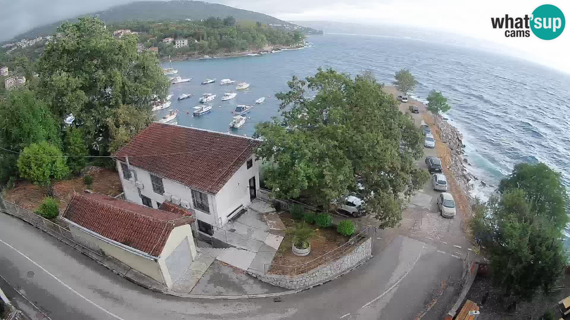 Spletna kamera pristanišče Ika – Pogled v živo na pristanišče in luči Opatije