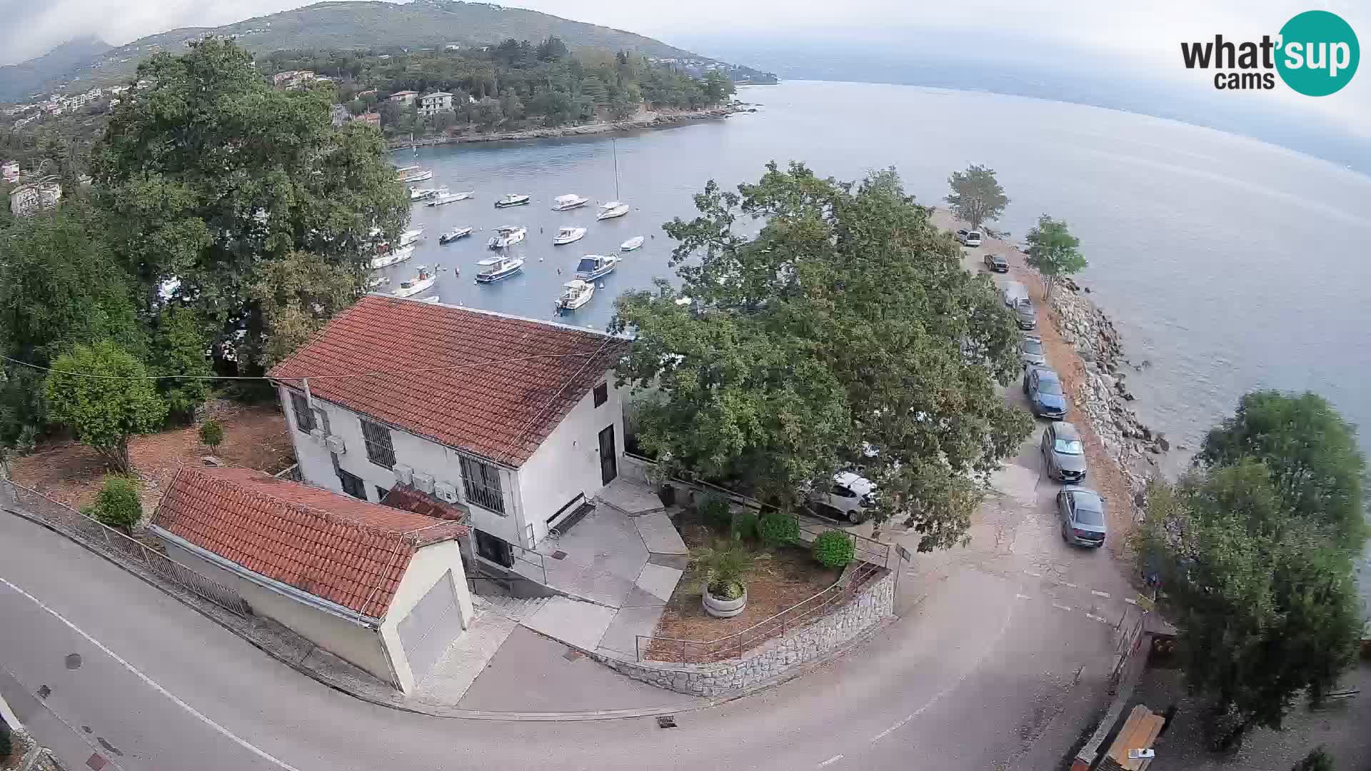 Web kamera luka Ika – Pogled uživo na luku i svjetla Opatije